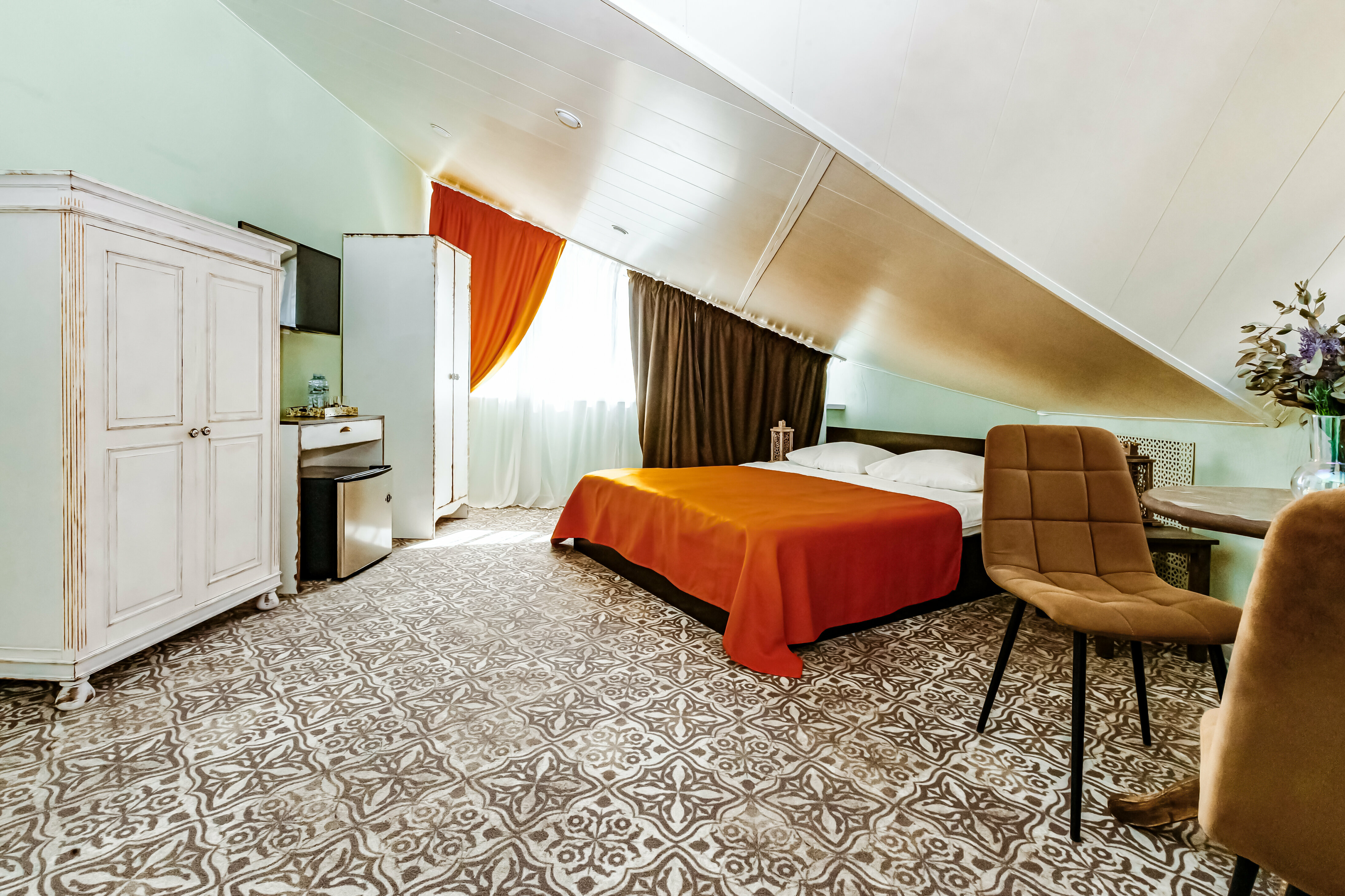 Трехместный однокомнатный номер (мансарда)