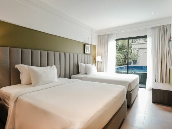 Superior Room With Pool Access