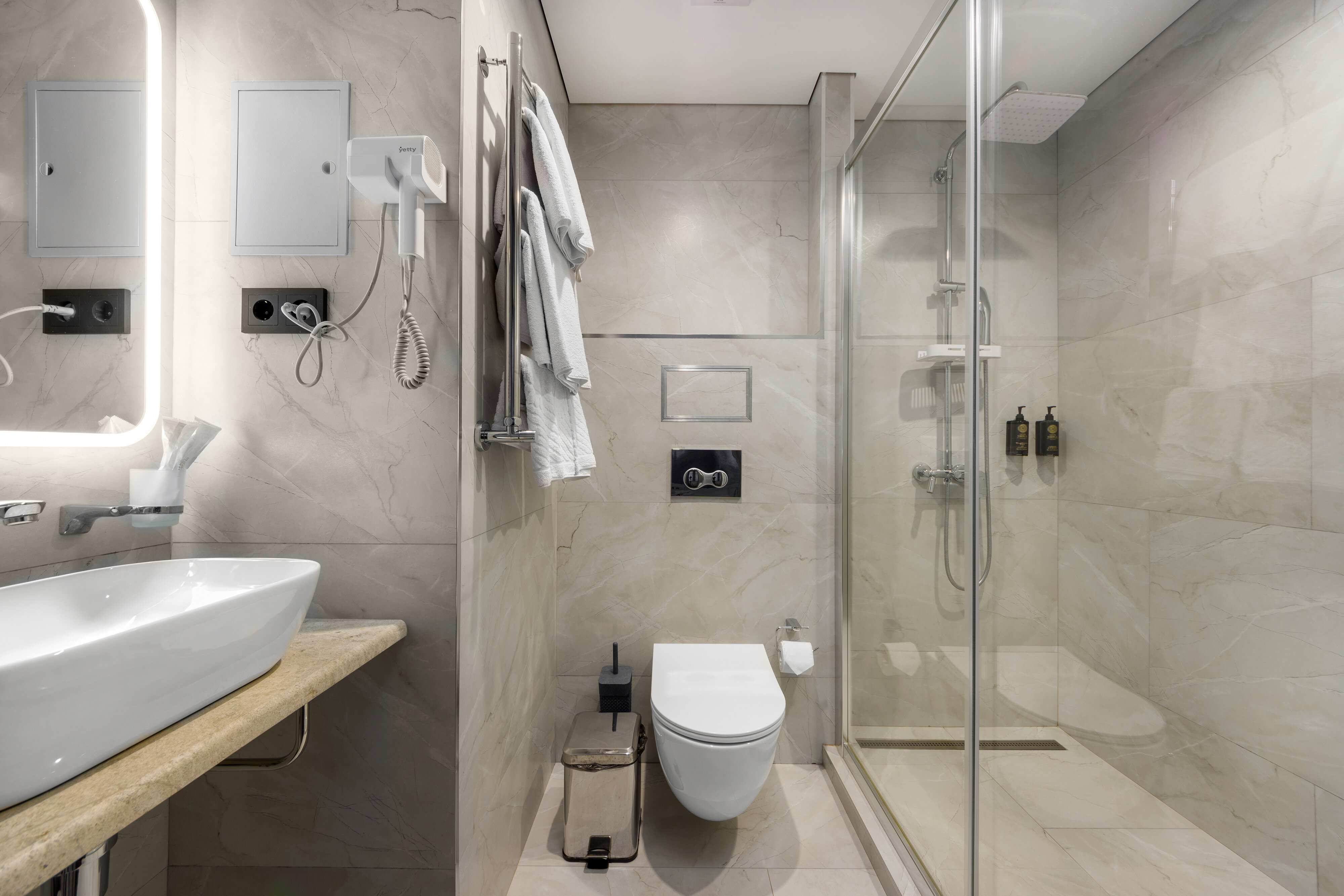 Улучшенный двухместный номер с балконом