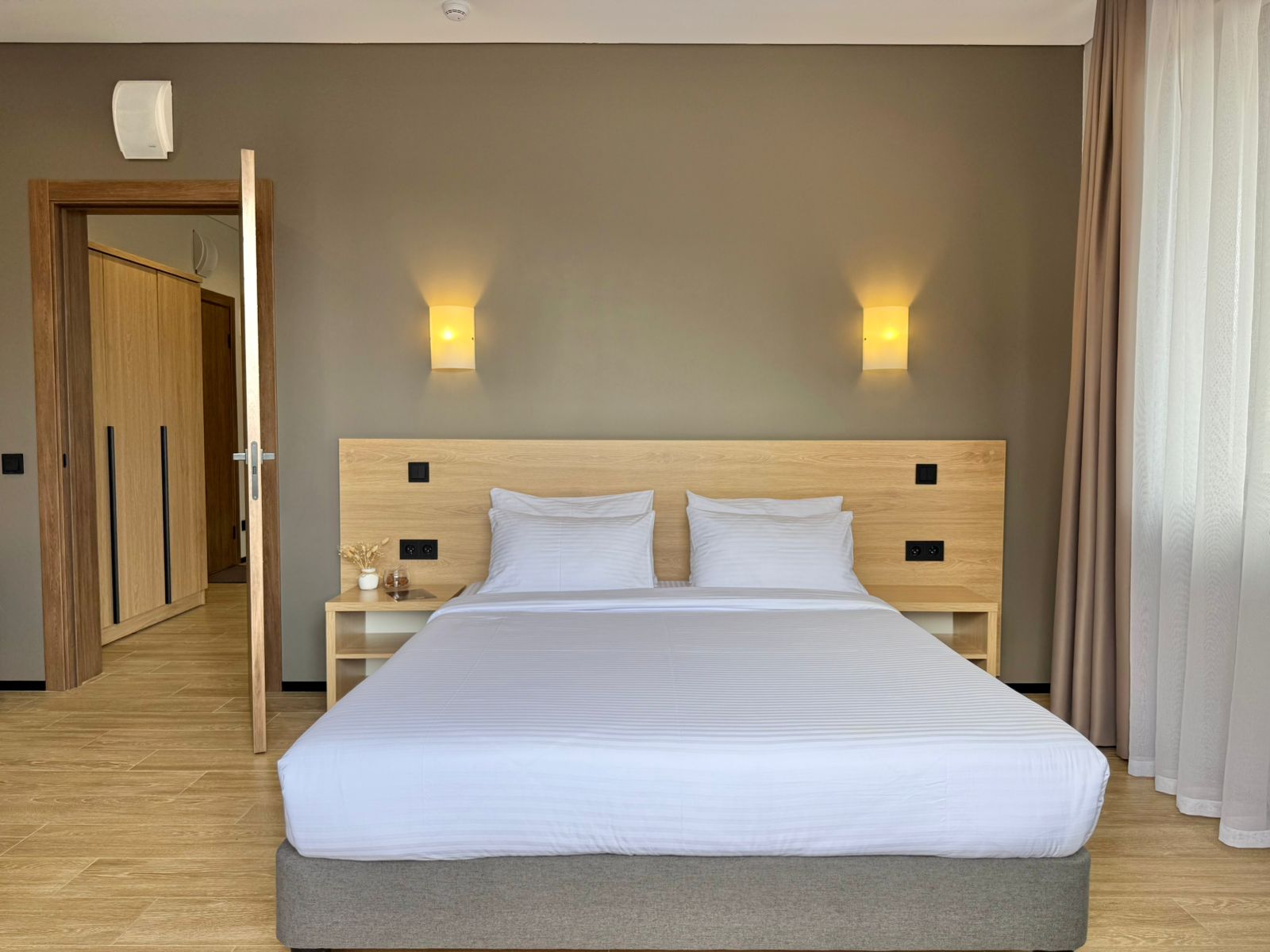 Люкс с балконом