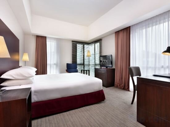 Capitol Deluxe Queen Room