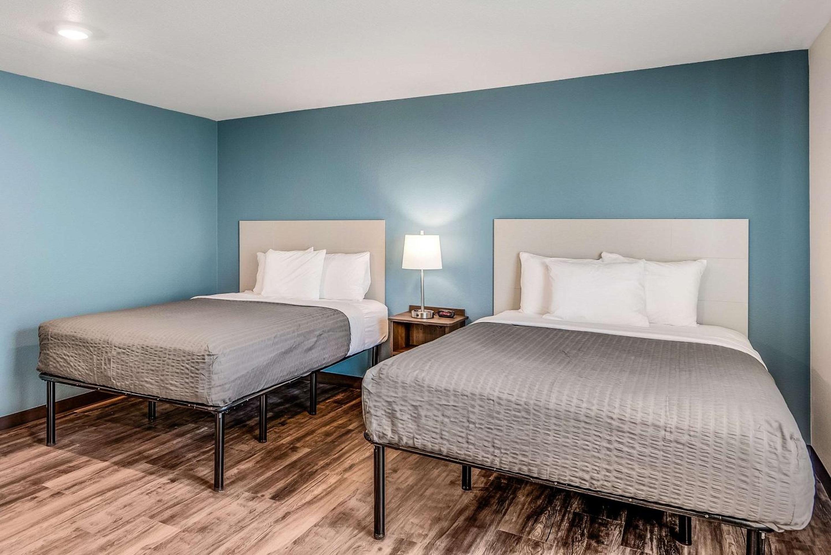 Queen Room with Two Queen Beds and Tub - Accessible/Non-Smoking