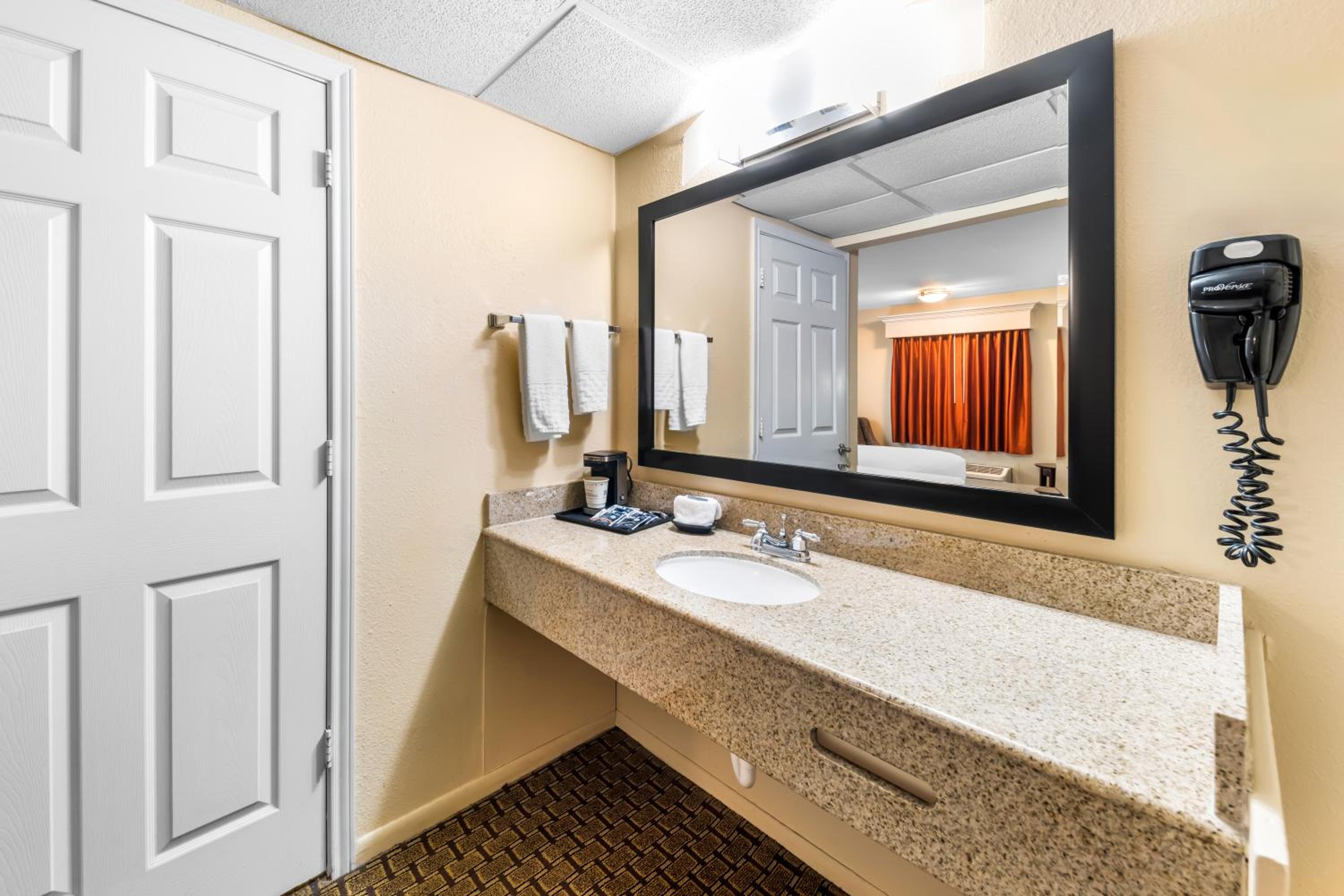 Queen Room - Disability Access