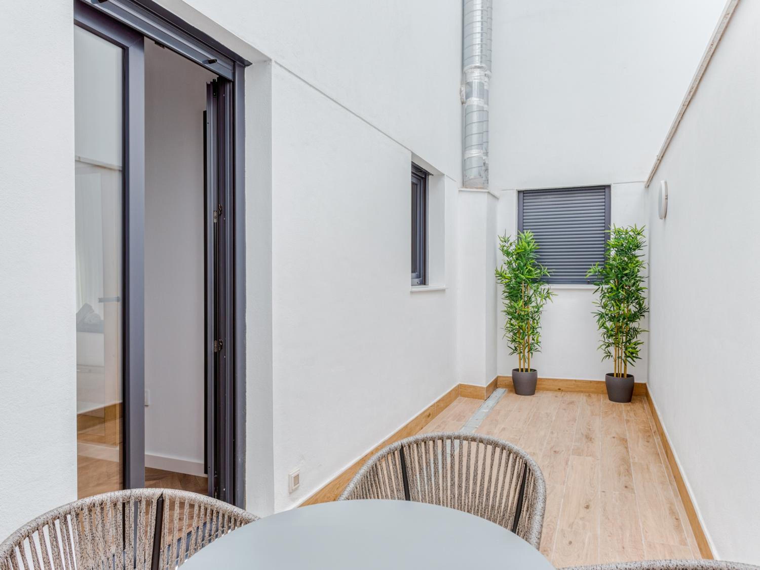 One-Bedroom Apartment with terrace - disability access