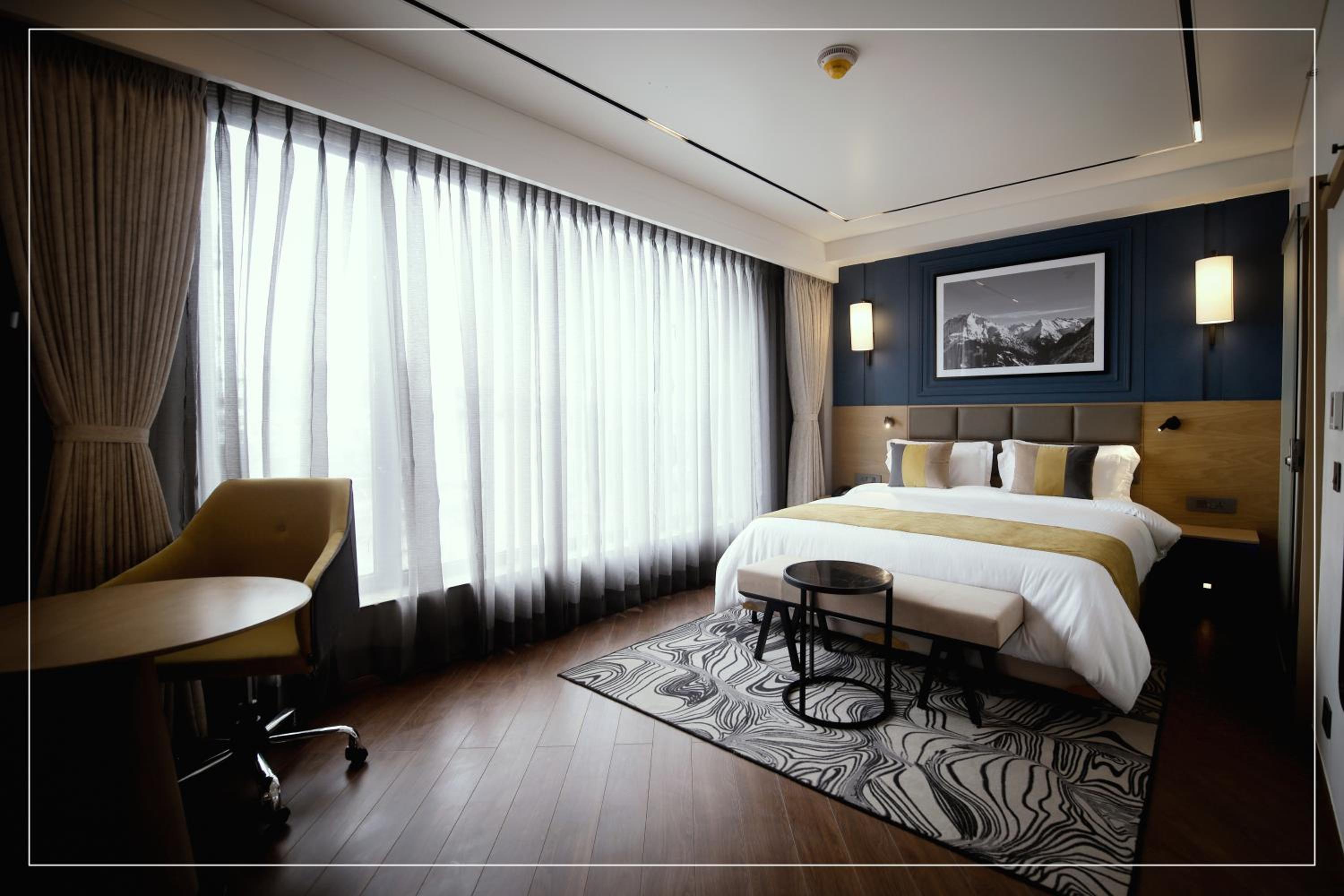 Premium King Room - Non-Smoking