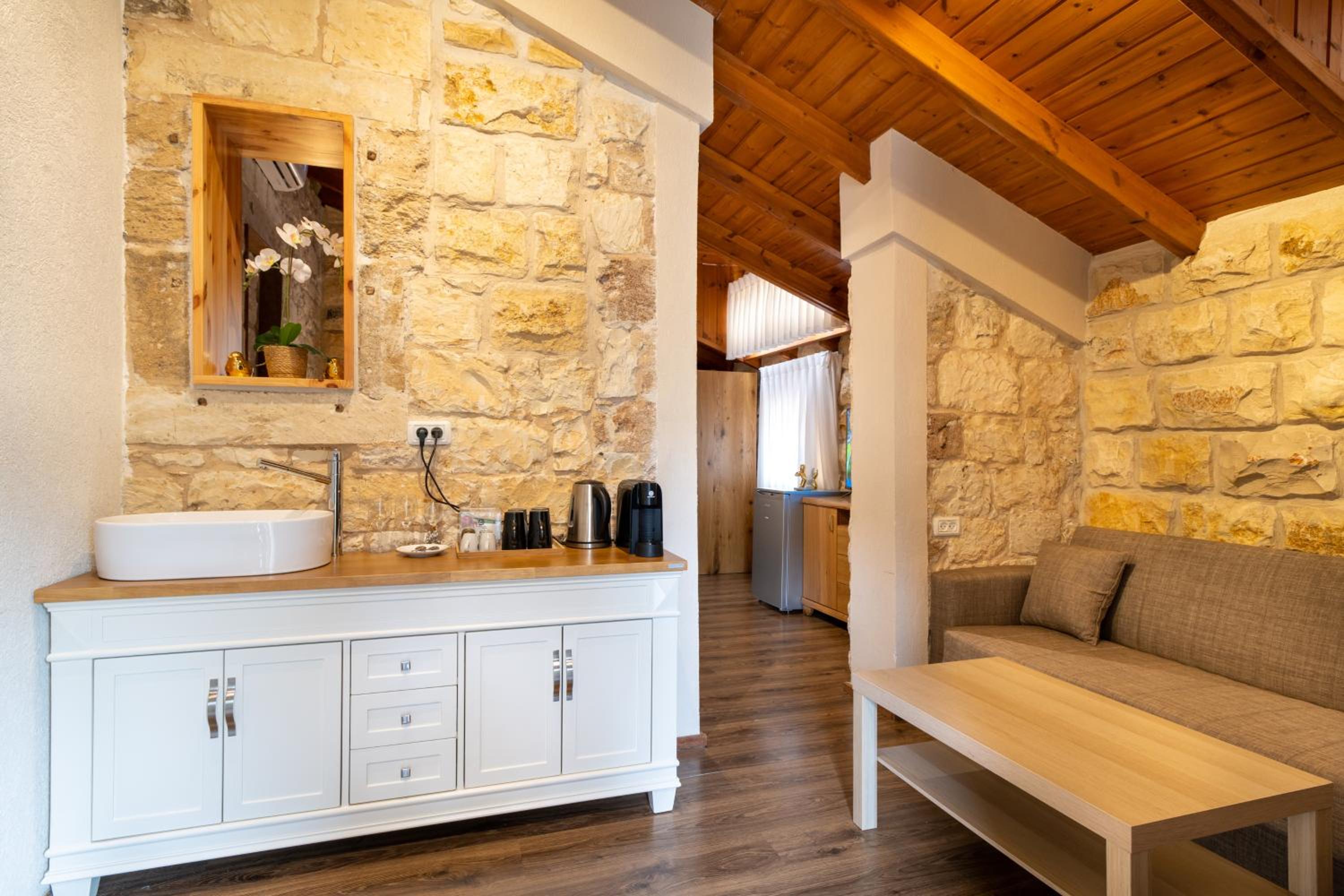 Deluxe Double or Twin Room with Balcony