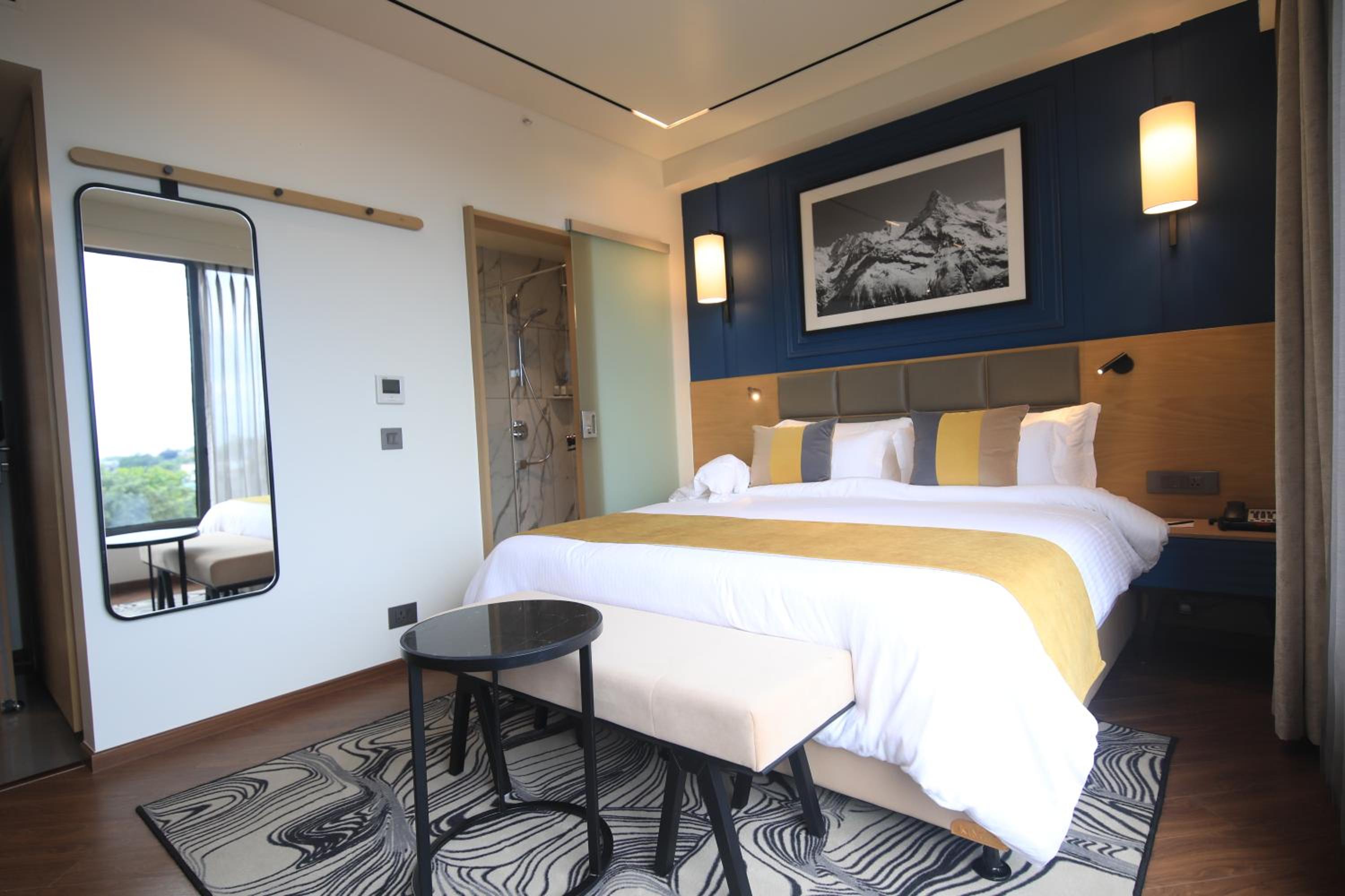 Deluxe Queen Room - Non-Smoking