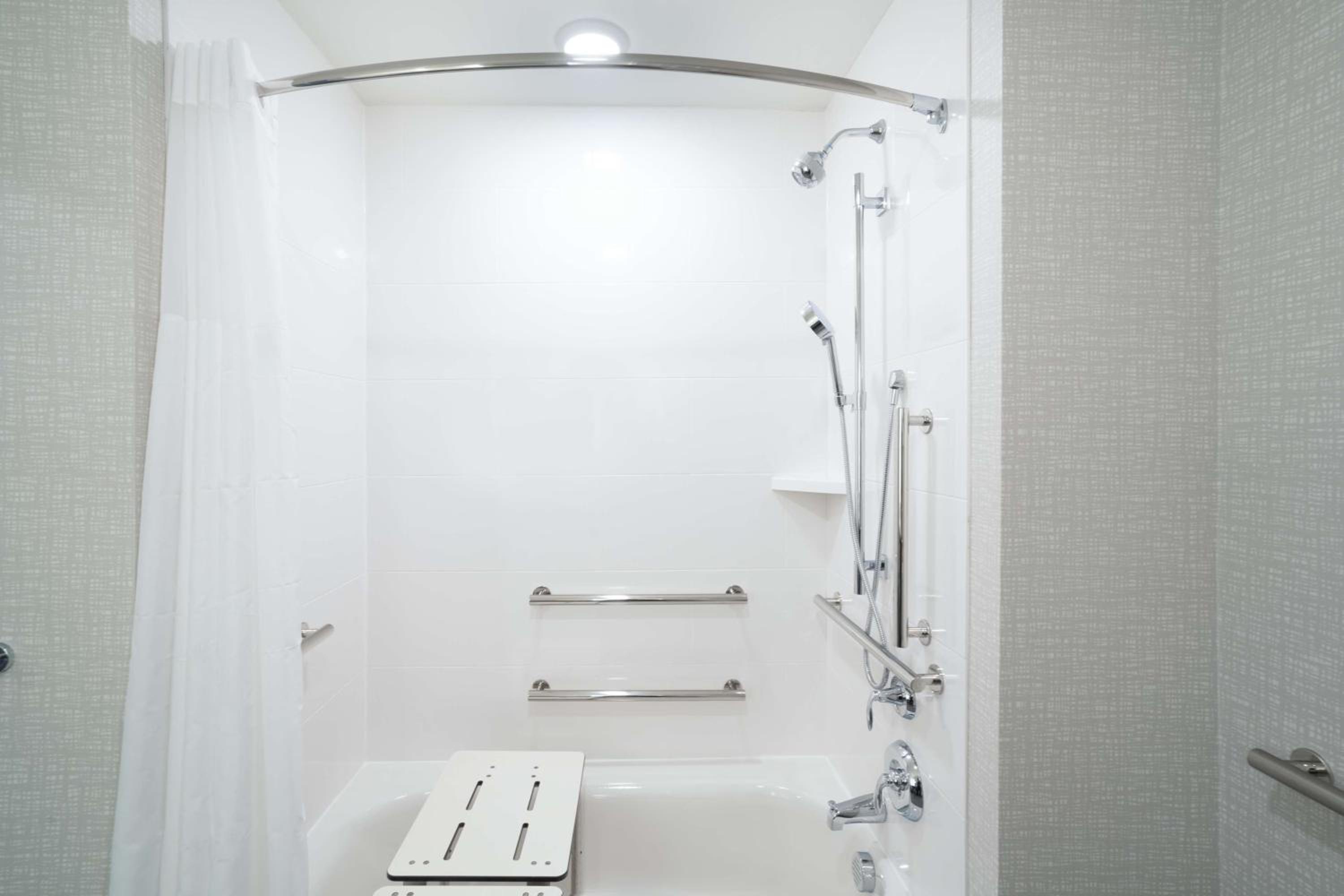 King Room - Mobility Access/Non-Smoking