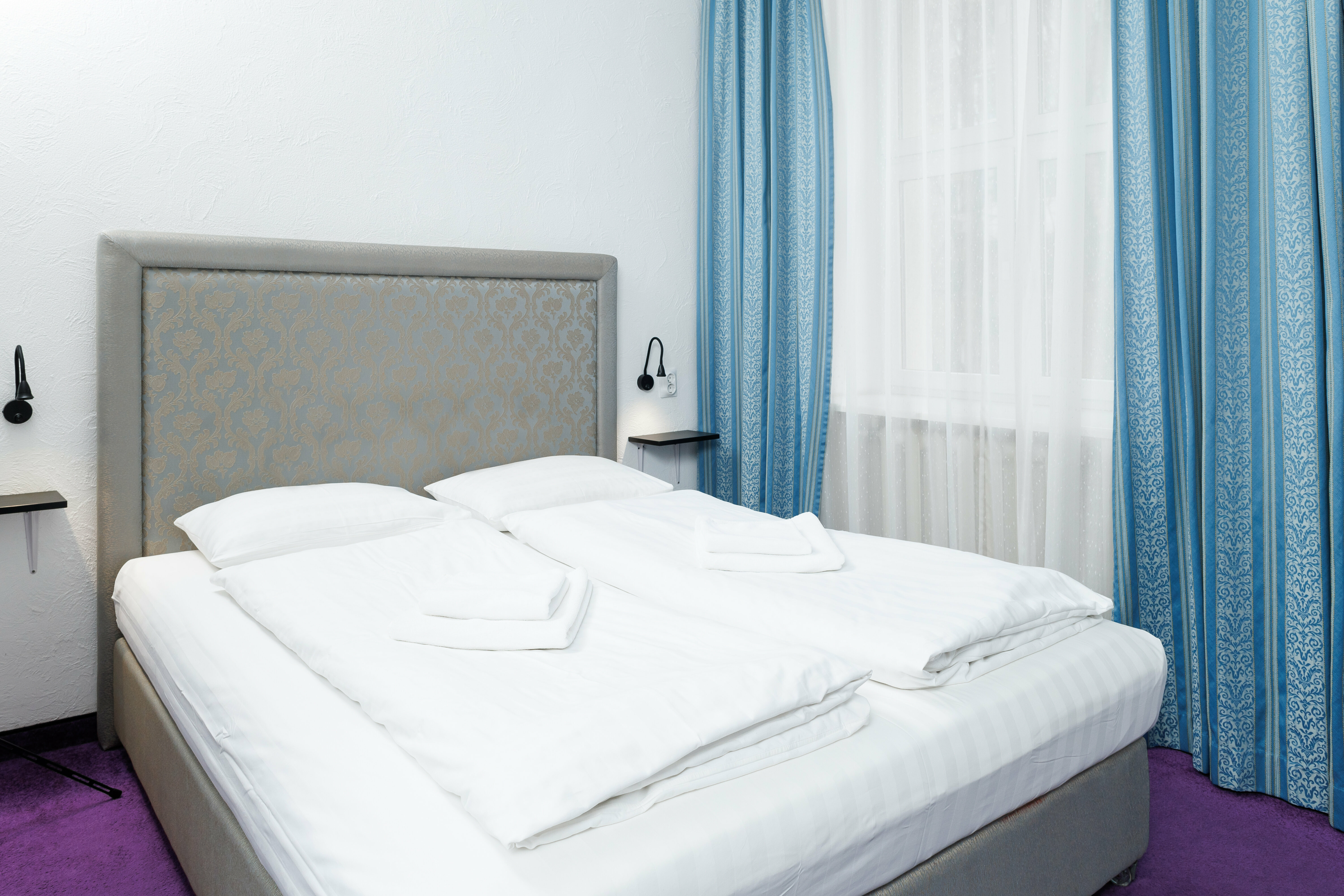 Двухместный номер с большой кроватью