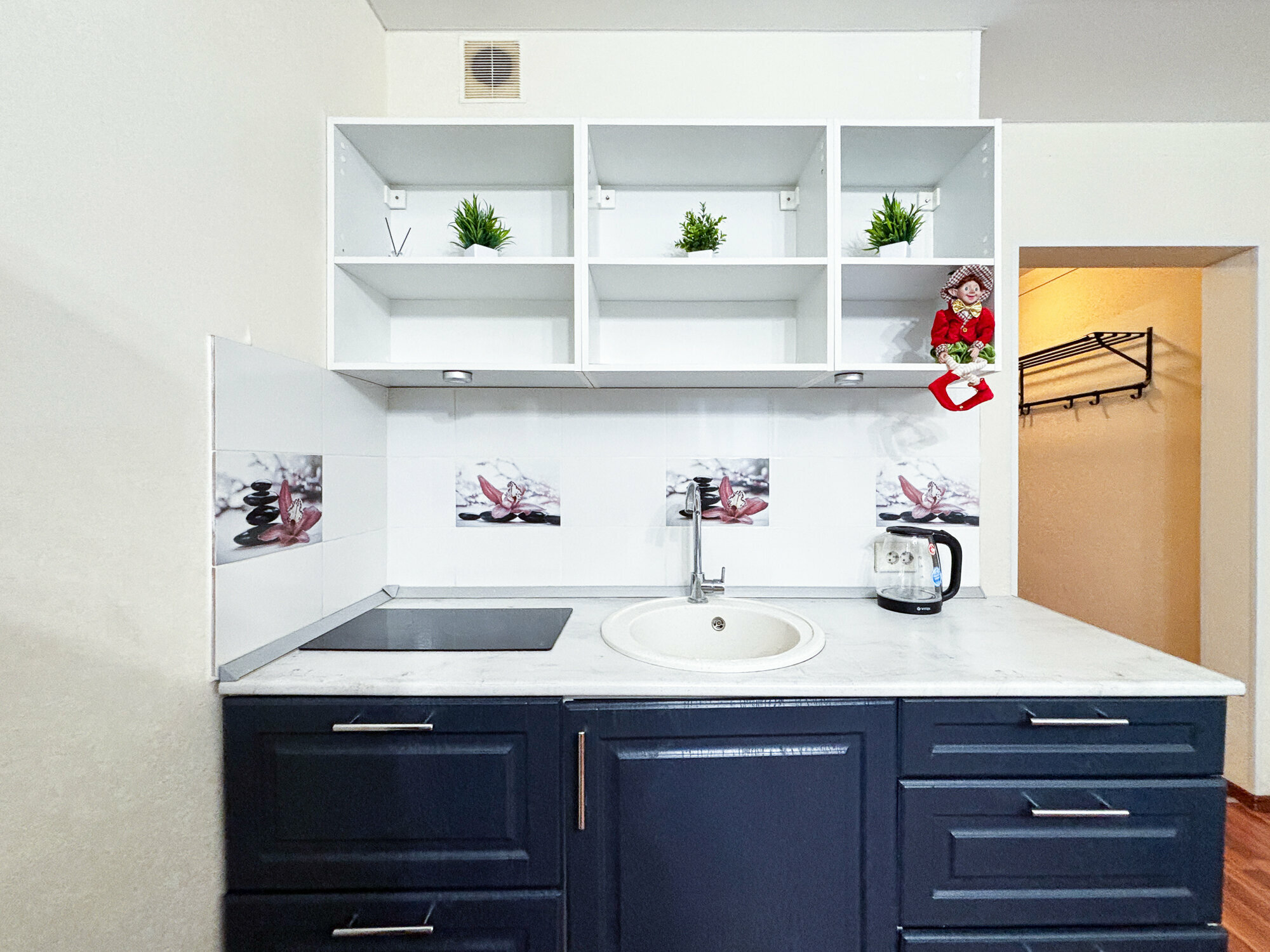 Номер-студия с кроватью размера "king-size" и диван-кроватью