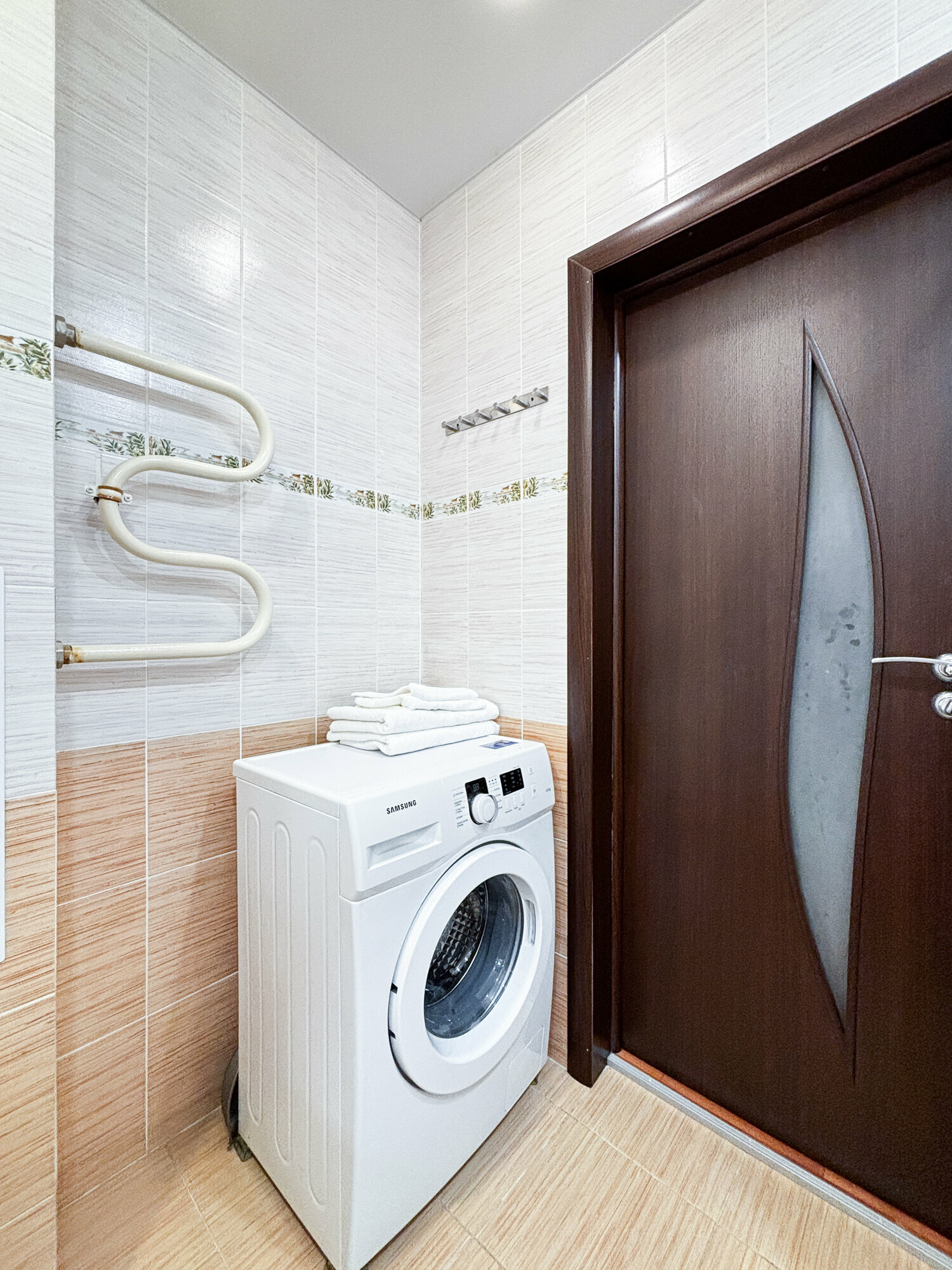 Номер-студия с кроватью размера "king-size" и диван-кроватью