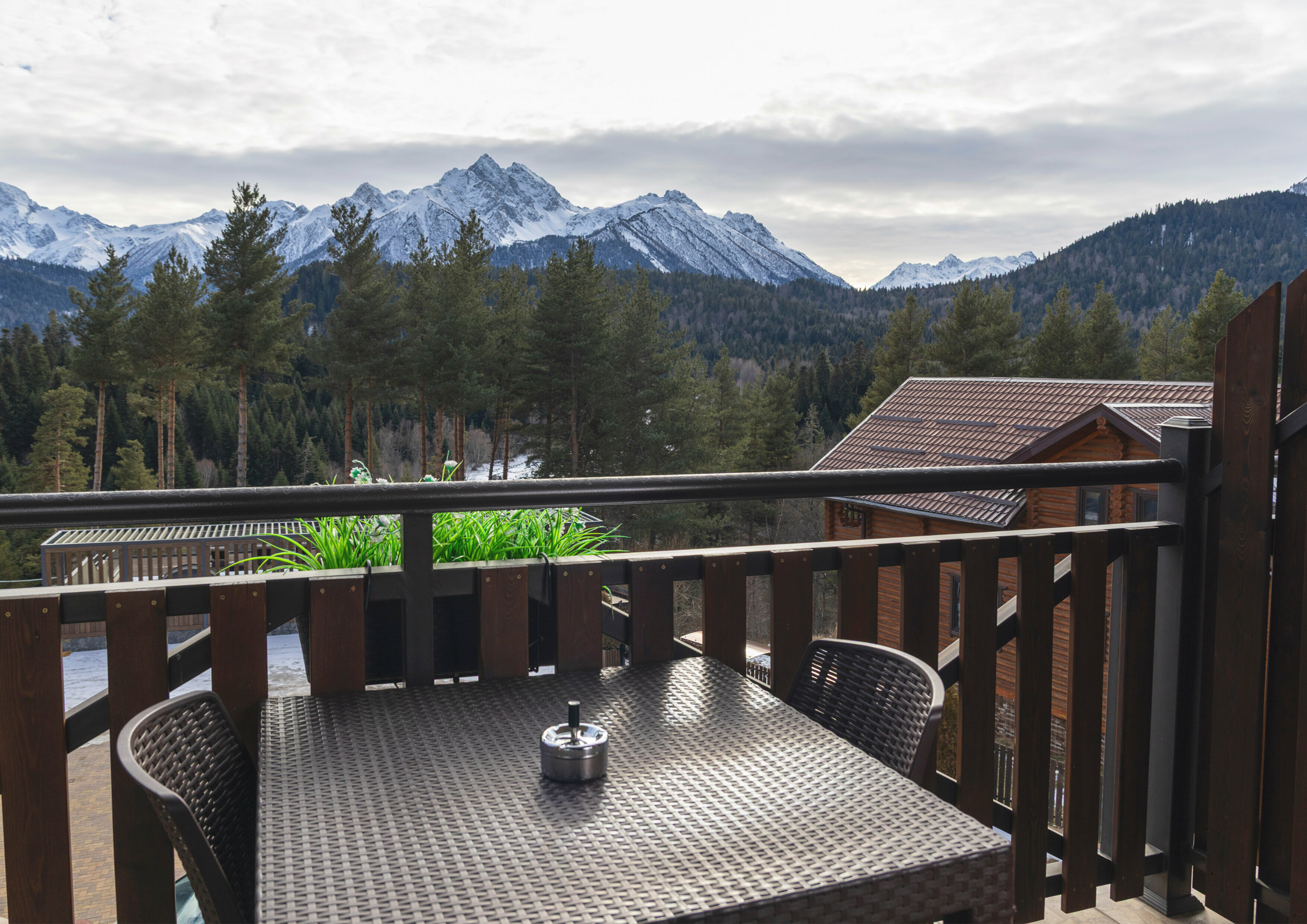 Двухместный с панорамным видом на горы | 3  — этаж |