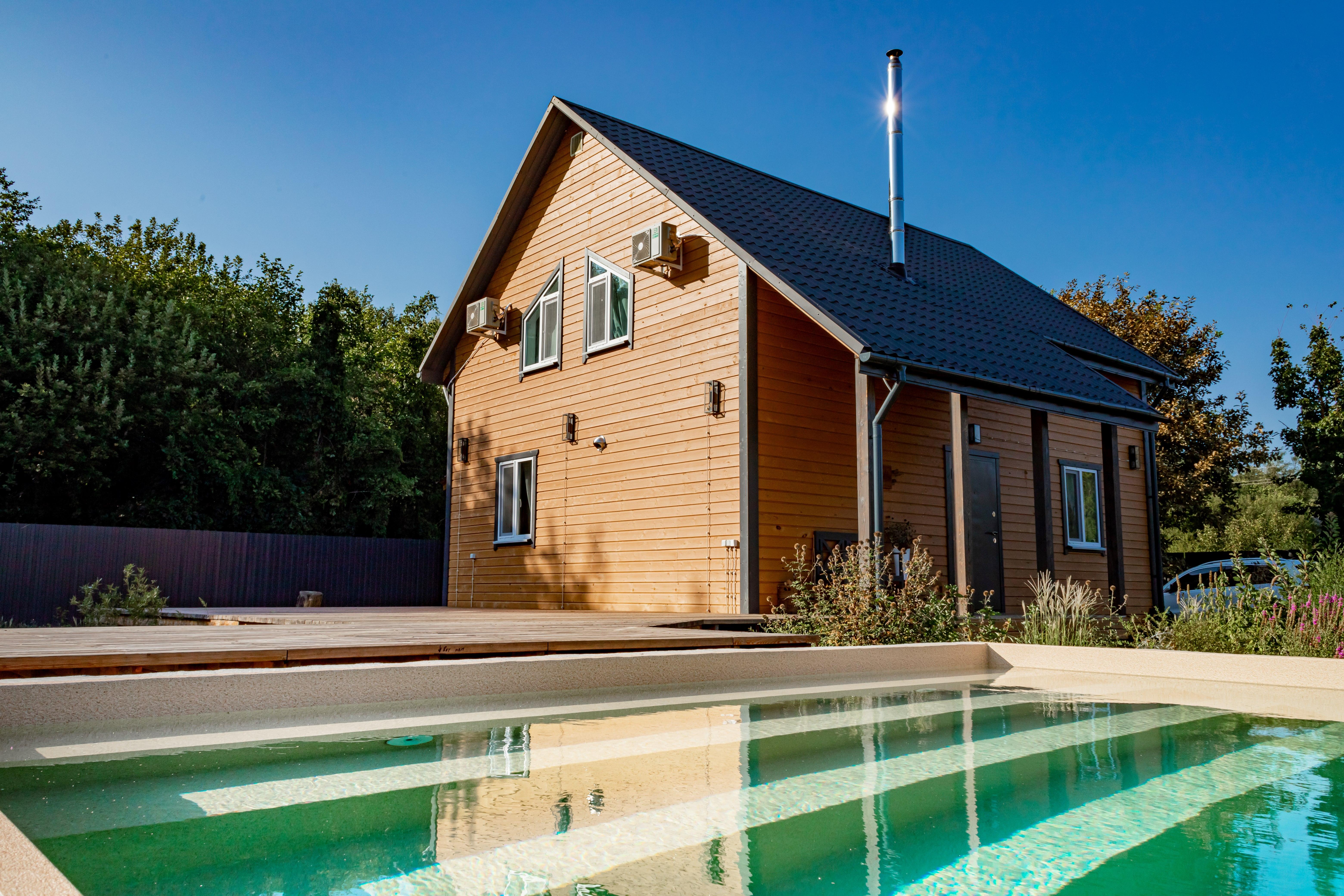 Коттедж с собственным бассейном