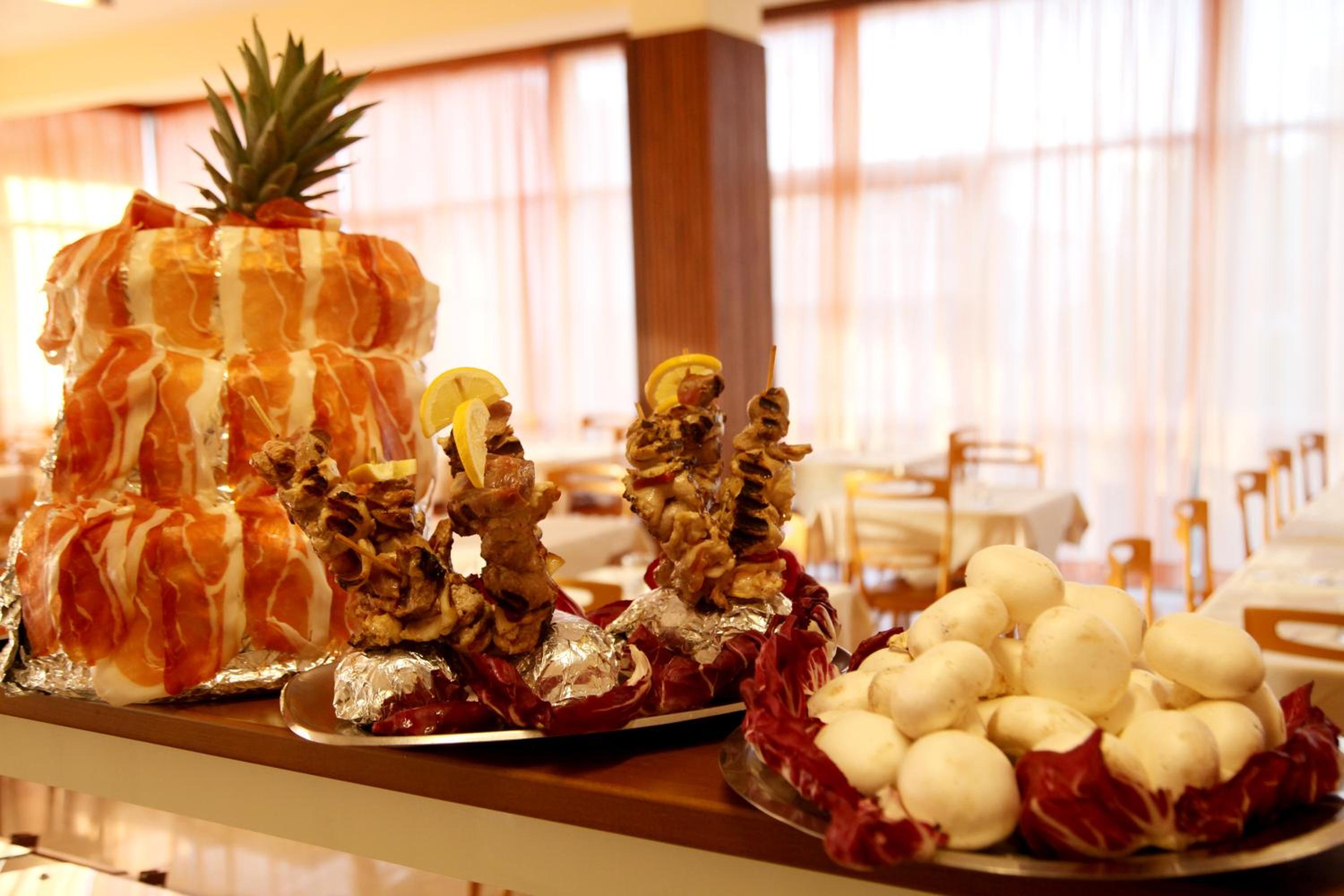 Quadruple Room with Private Bathroom