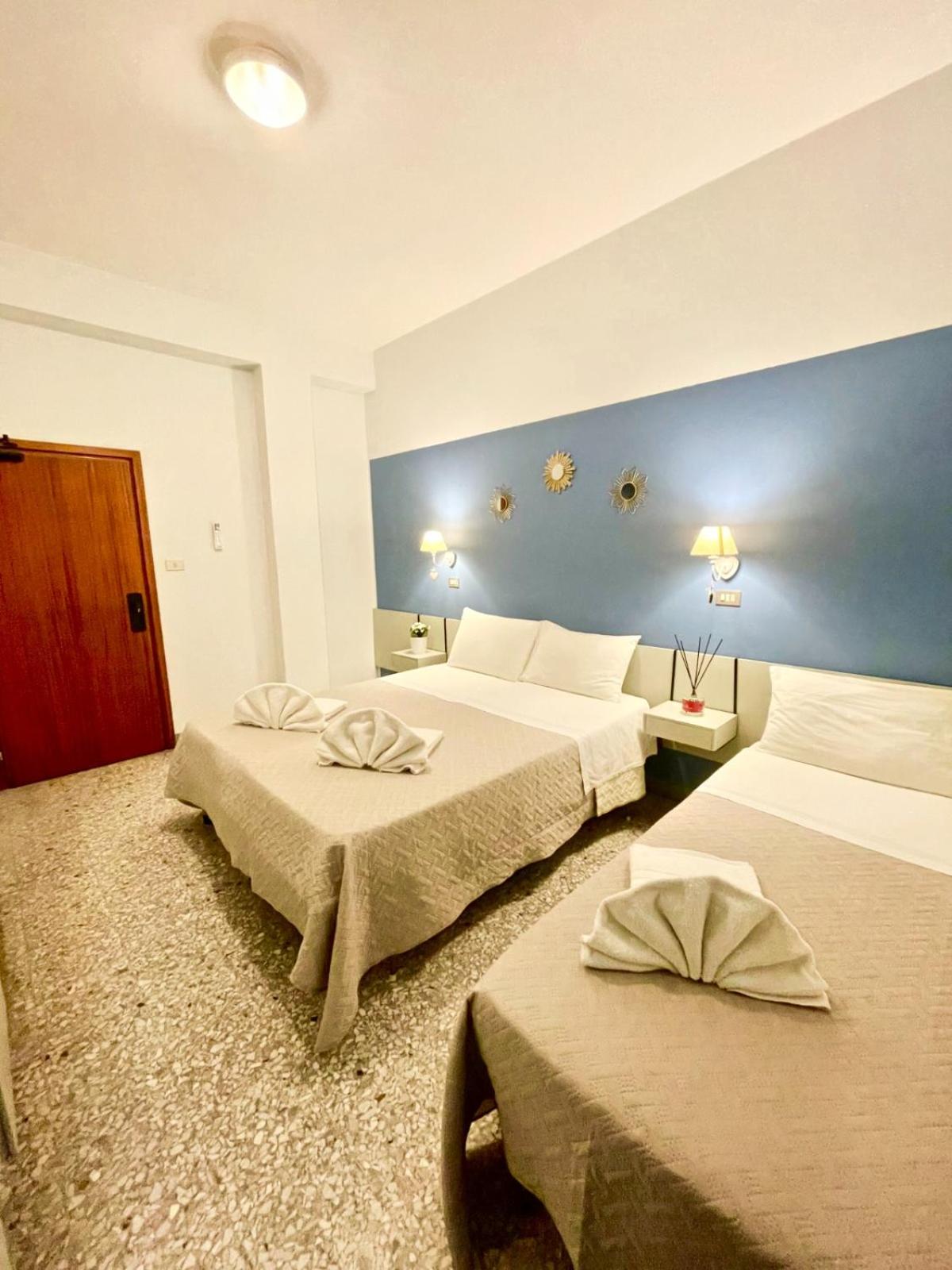 Quadruple Room with Private Bathroom