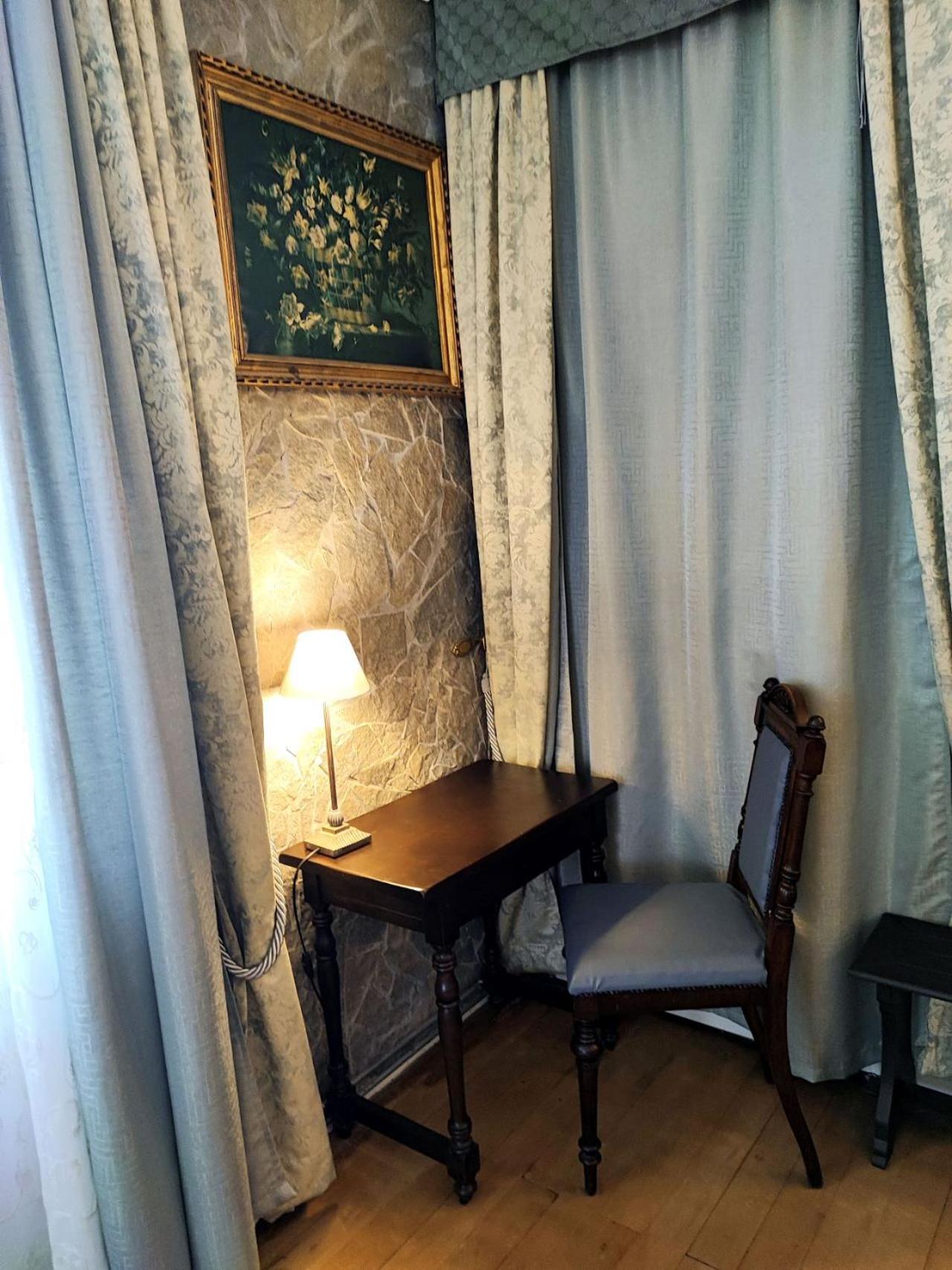 Deluxe Double Room with Shower