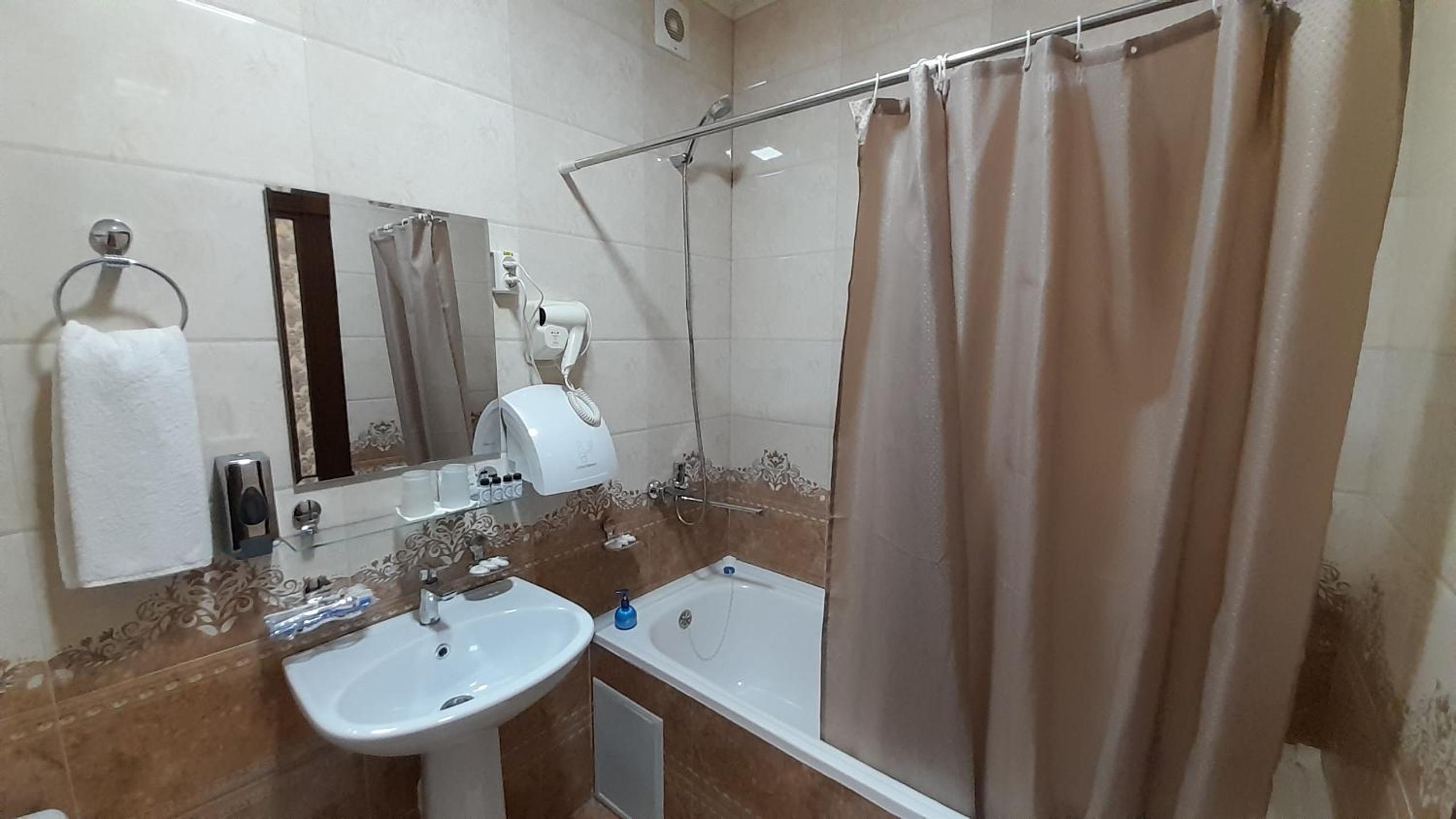 Superior Deluxe Double or Twin Room 