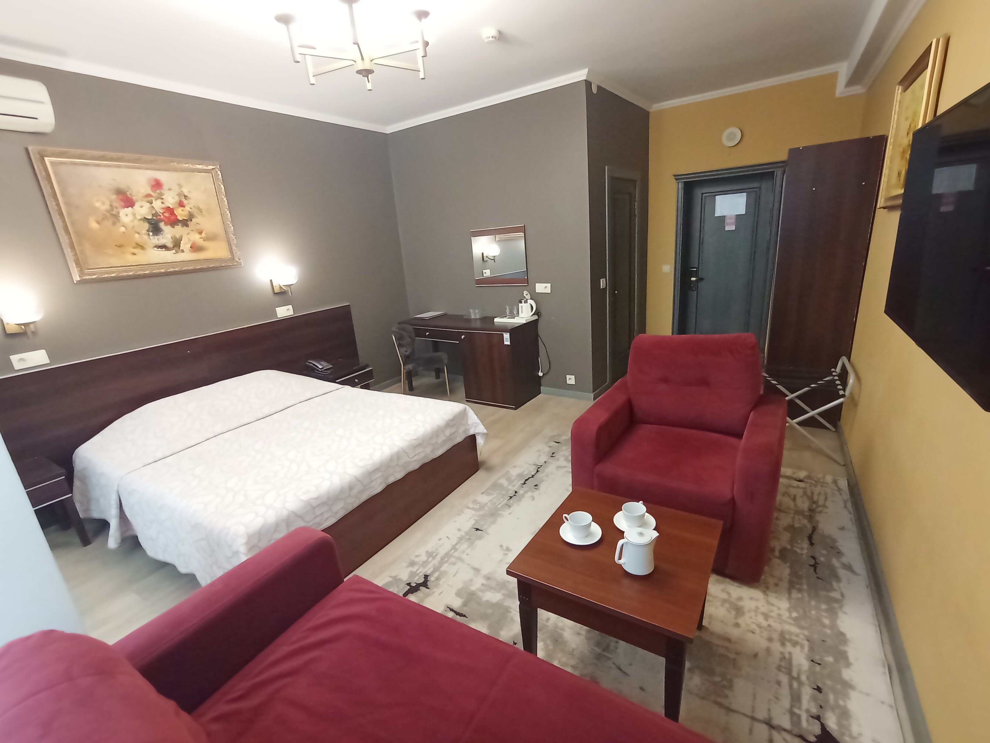 Номер с кроватью размера «queen-size»