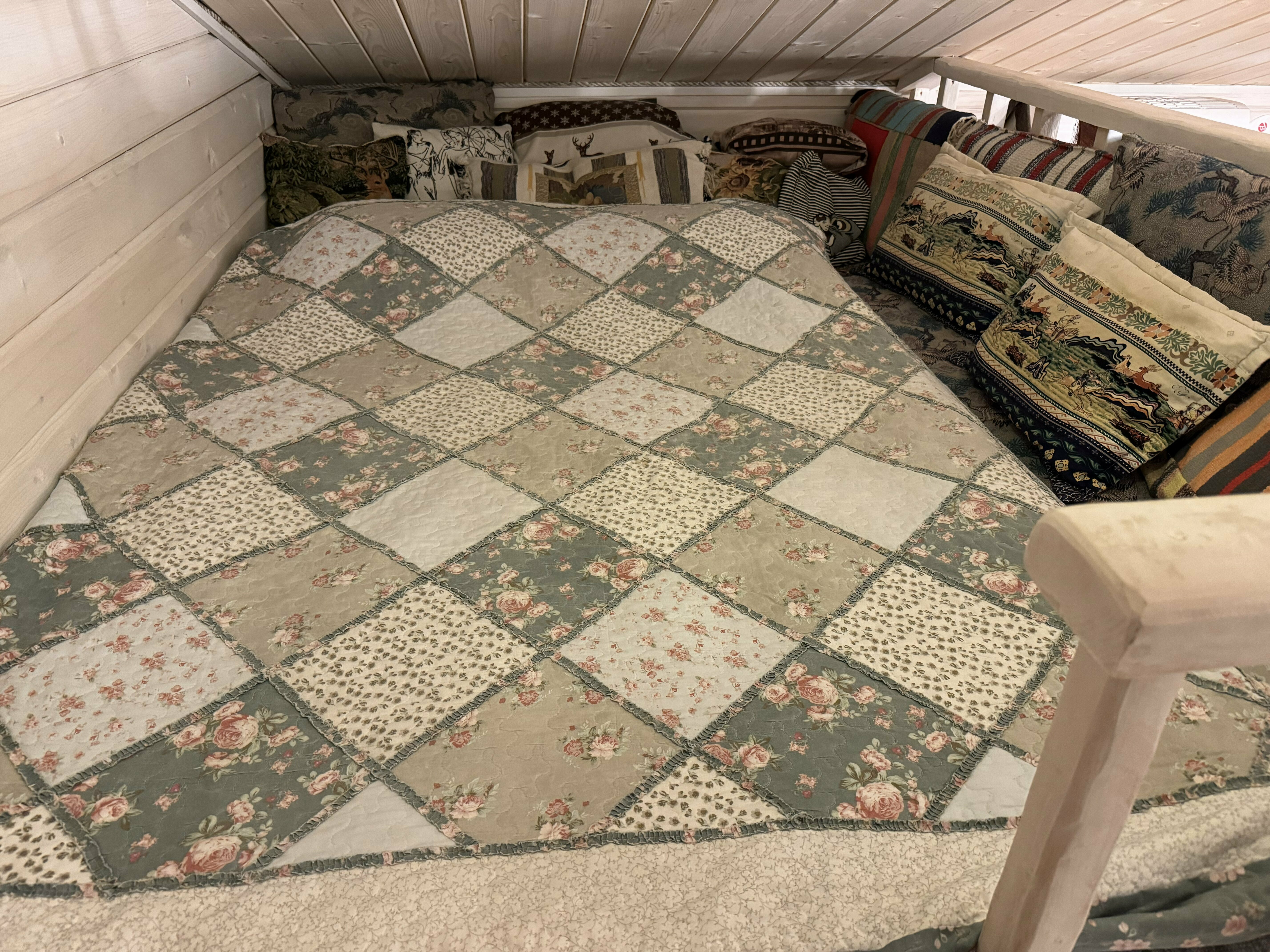 Дом-студия. Сауна и мангал за доп. плату. Без сигарет и алкоголя. Тишина с 21-9ч.