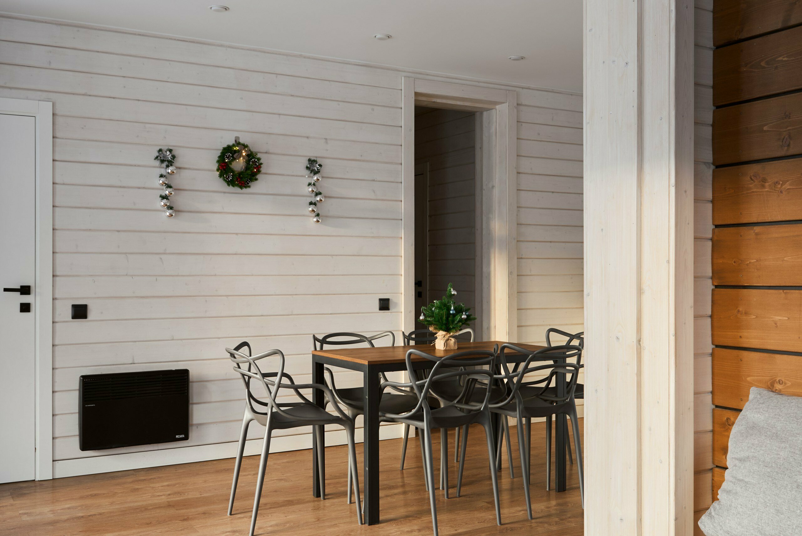 Коттедж с двумя спальнями чаном и баней (растопка чана и бани не включена в стоимость)