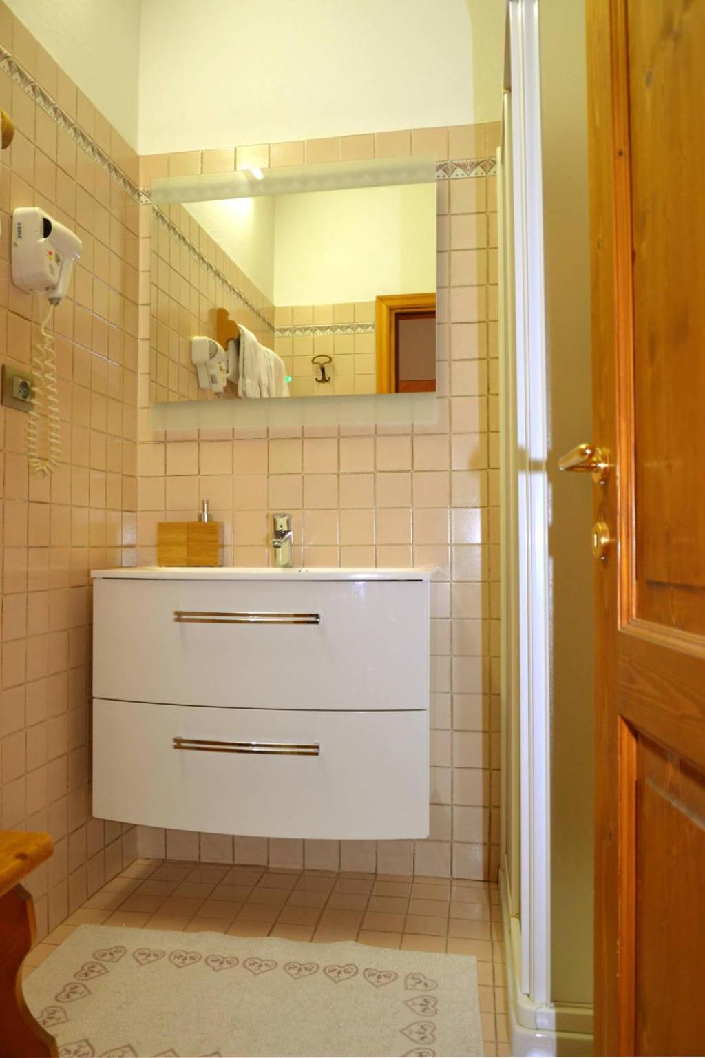 Double Room (1 Adult)