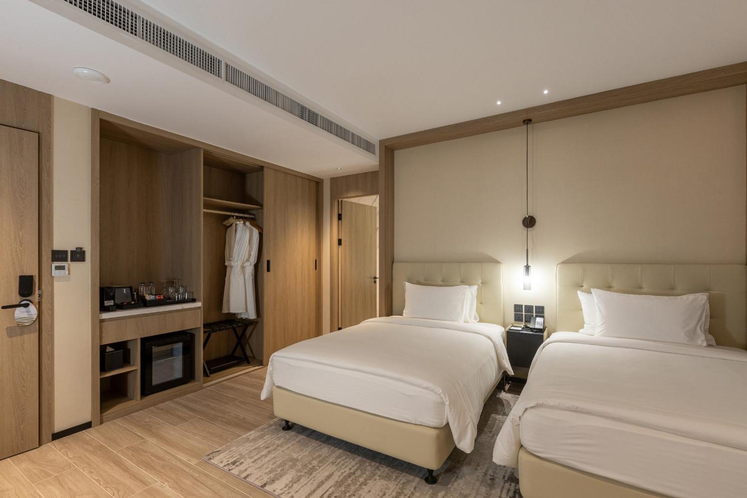 Deluxe Double or Twin Room with Pool View