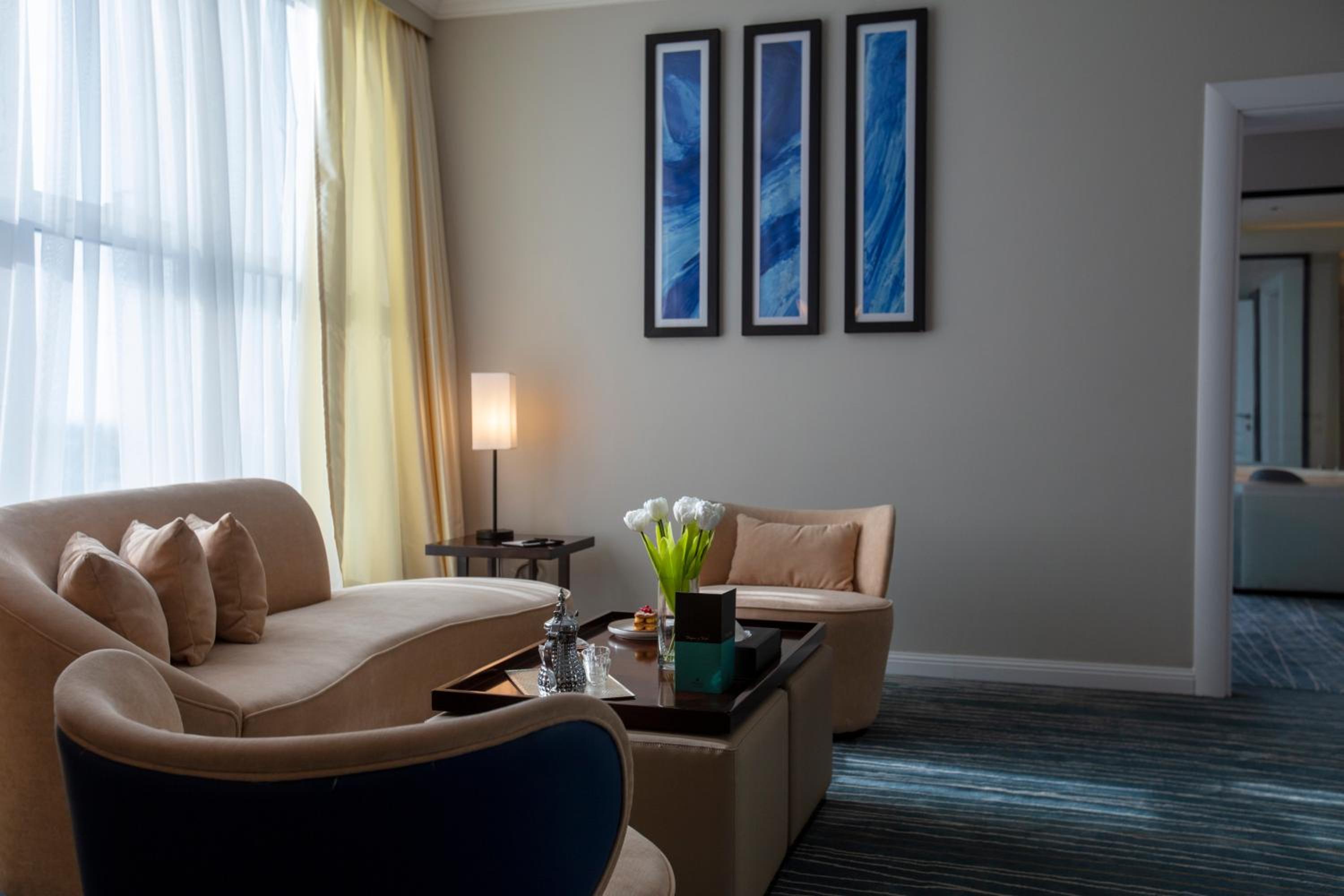 Deluxe Suite with Spa Bath