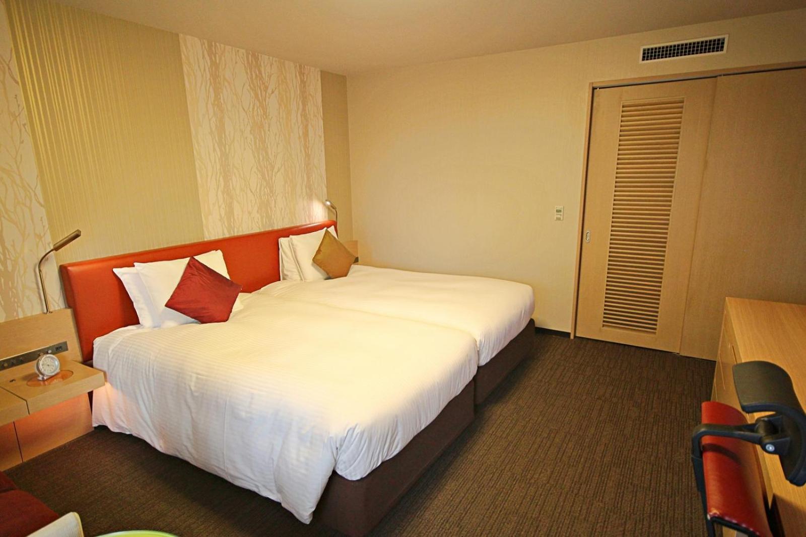 Hollywood Twin Room - Non-Smoking