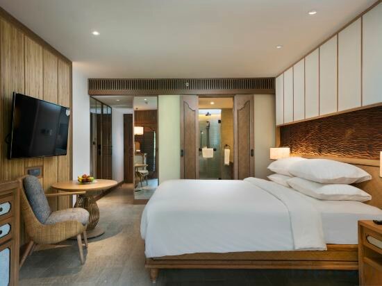 1 King Bed