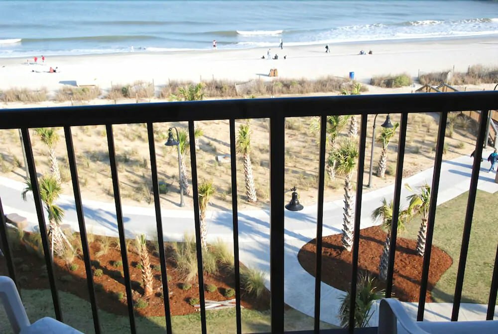 Oceanfront Guest Room with Two Queen Beds, Balcony and Kitchen