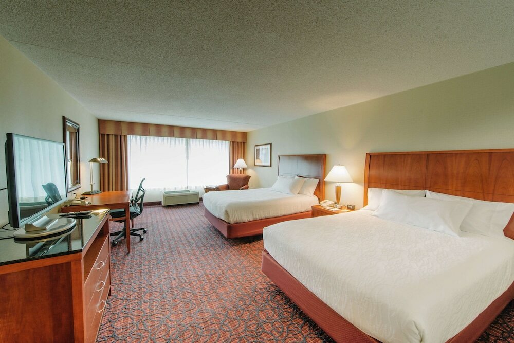 Suite, 2 Queen Beds, Accessible