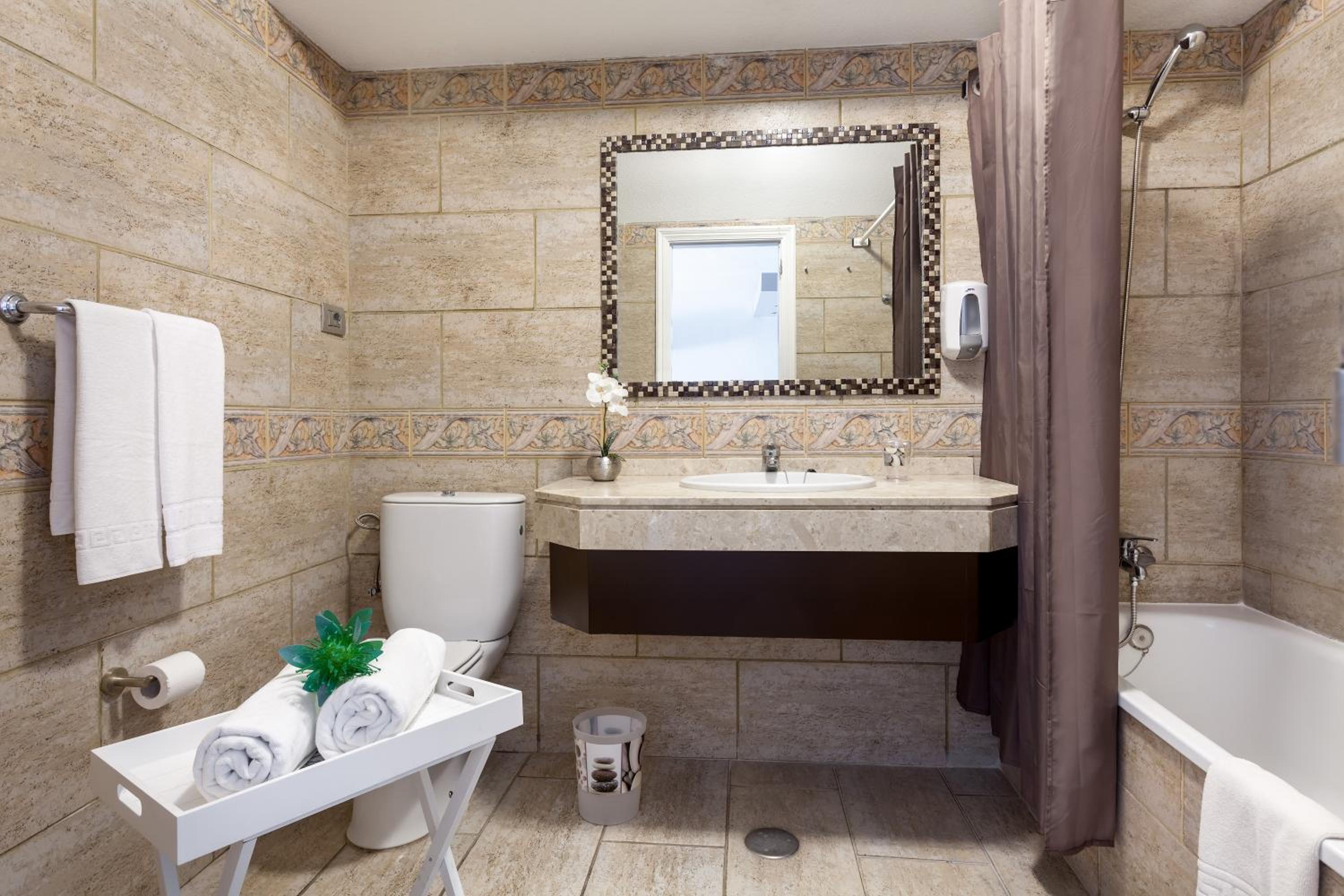 One-Bedroom Apartment with Pool View (2 Adults)