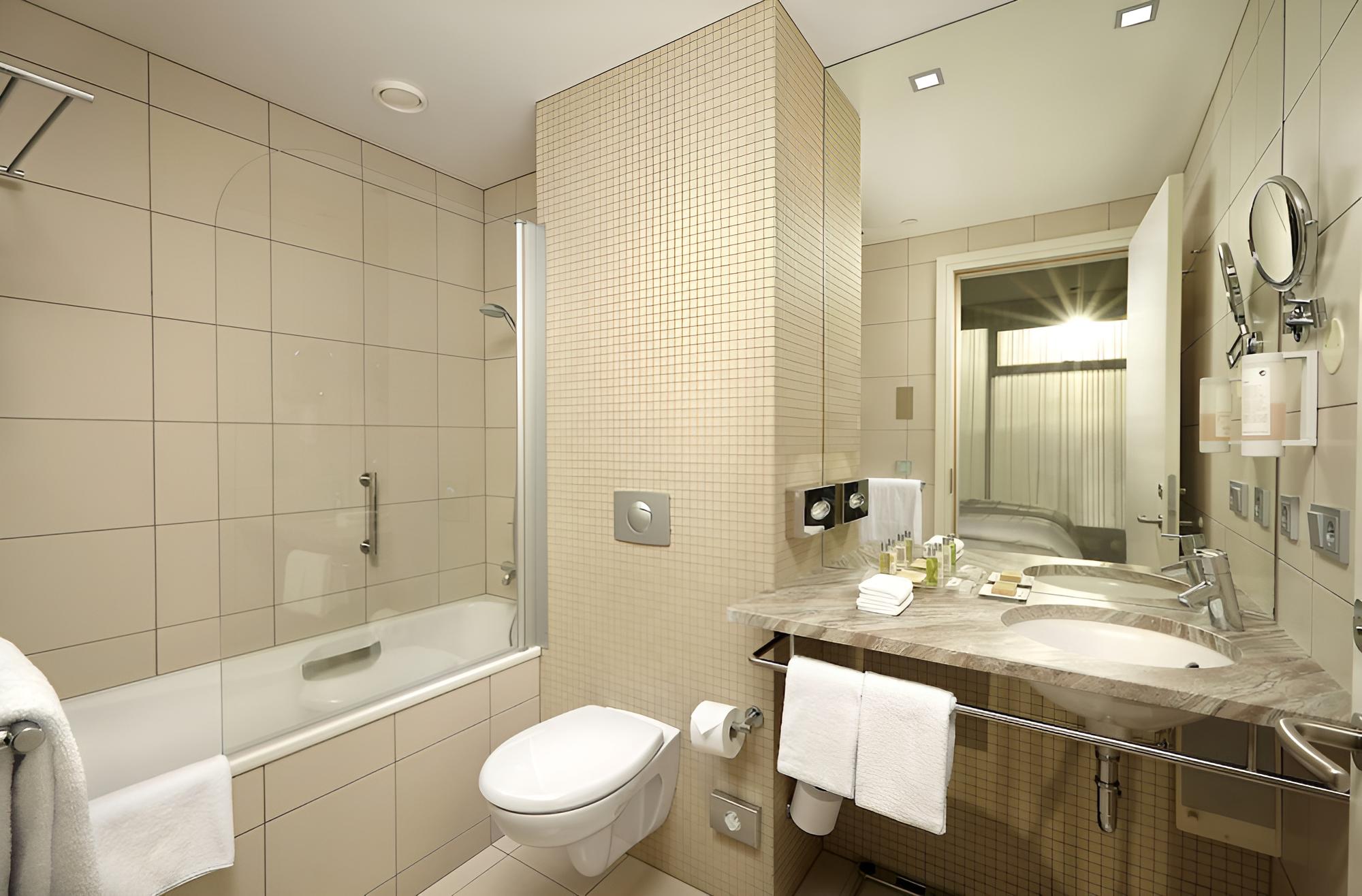 King Executive Room with Mountain View