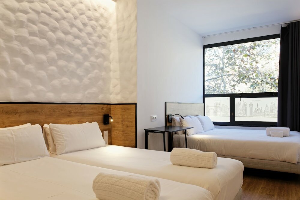 Standard Quadruple Room, City View