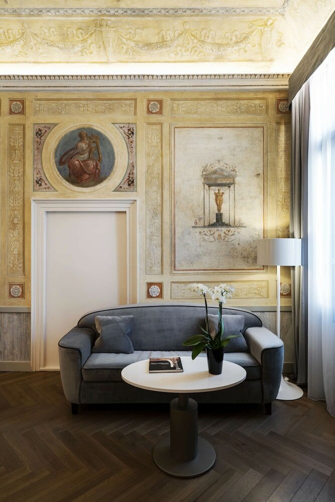 Junior Room (Renaissance Suite)