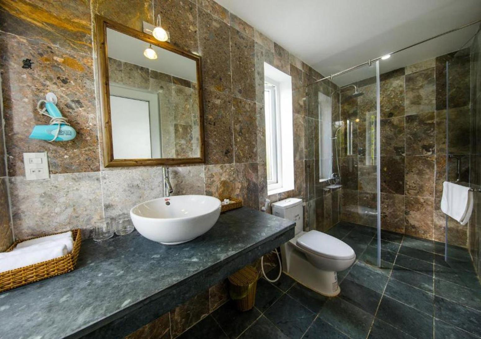 Deluxe Double or Twin Room with Pool View