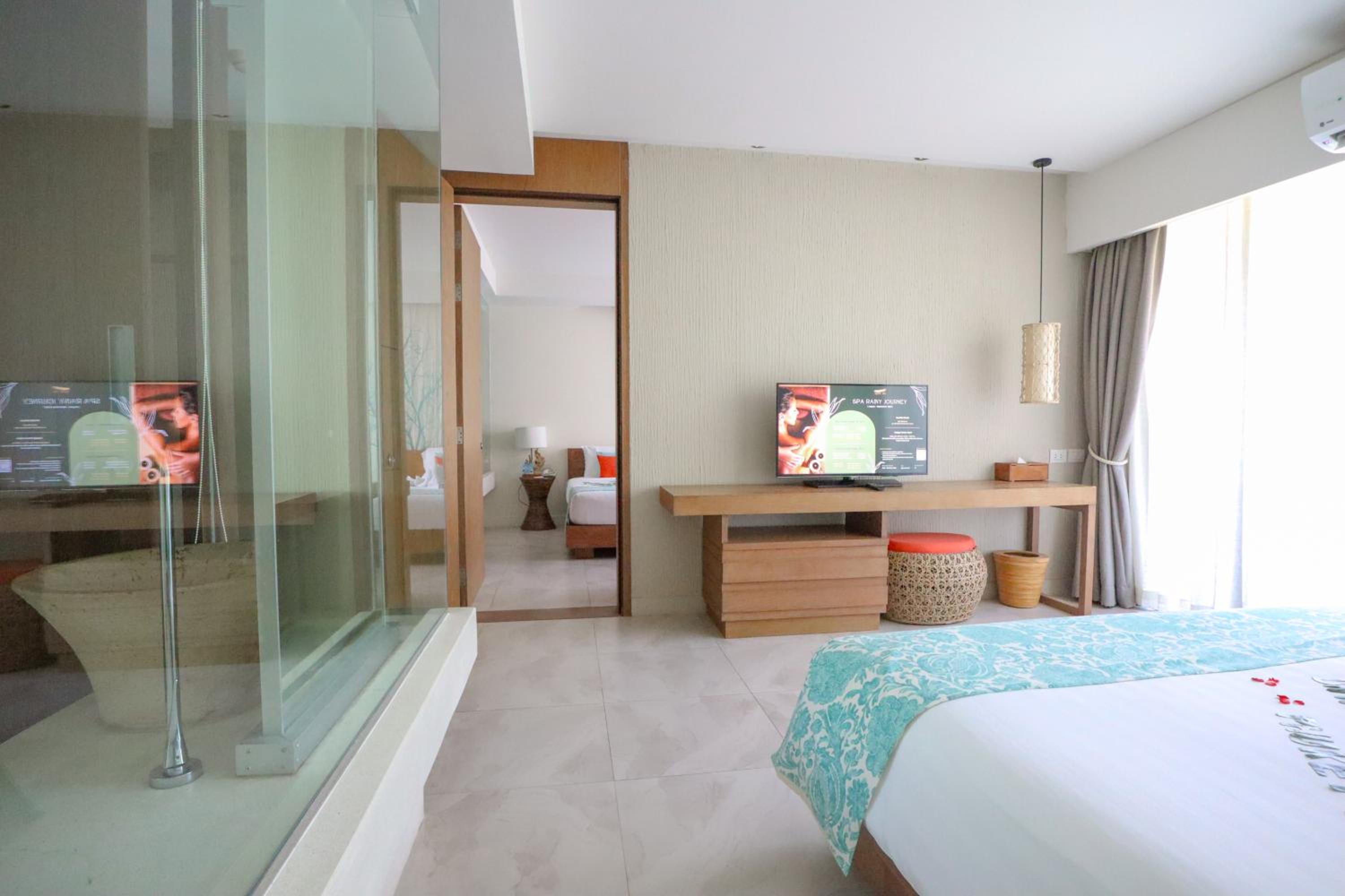 Deluxe Double or Twin Room with Balcony