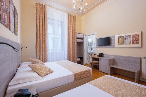 Classic Quadruple Room в Lilium Hotel