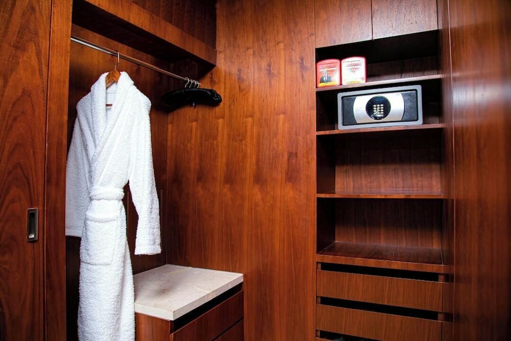 Deluxe Room, 1 King Bed (with Twin Bed)