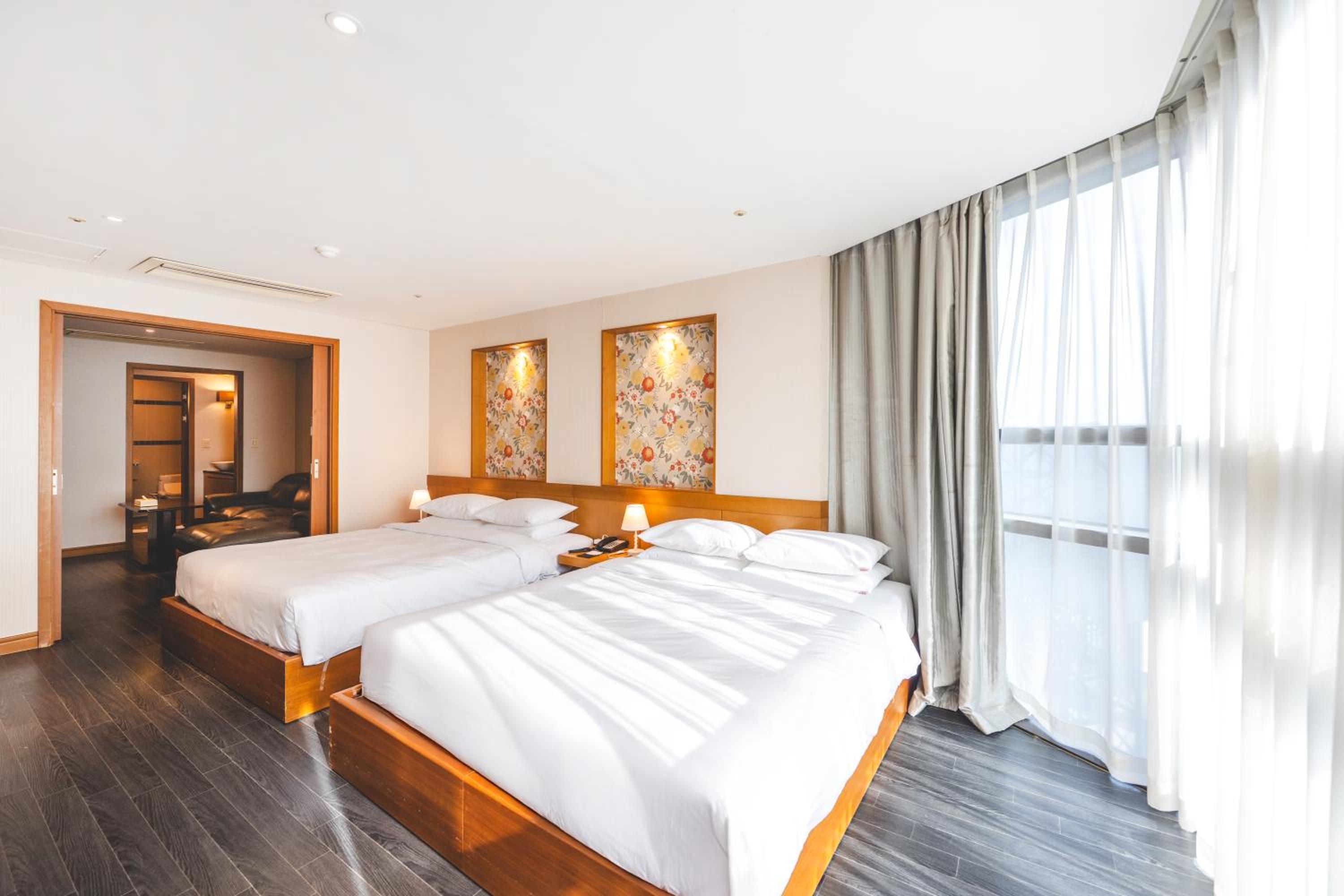 Family Queen Twin - Suite 