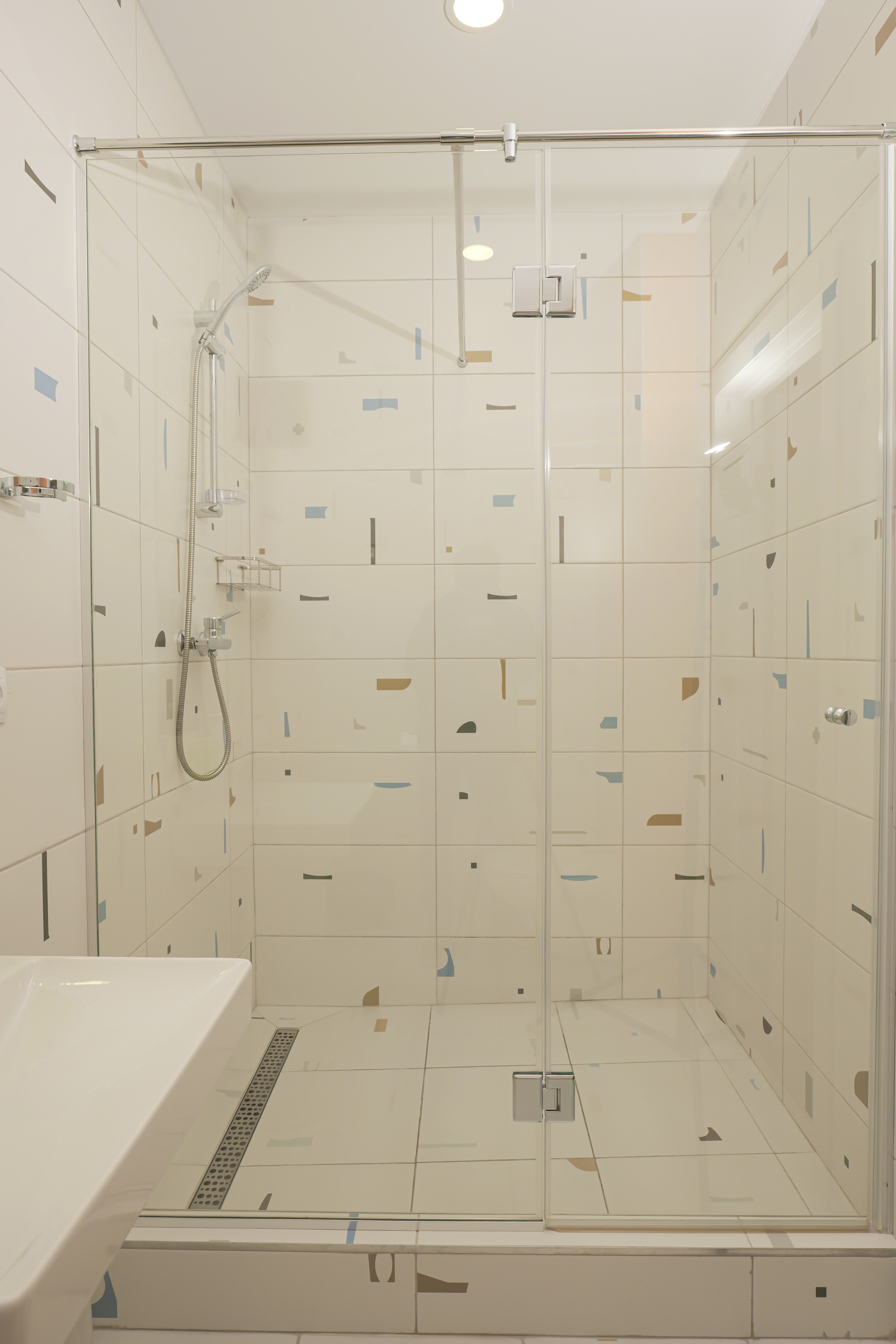 Двухместный номер с 2 отдельными кроватями и общей ванной комнатой