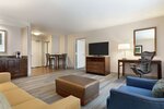 Suite, 1 King Bed, Accessible, Private Bathroom в Hilton Garden Inn Stony Brook