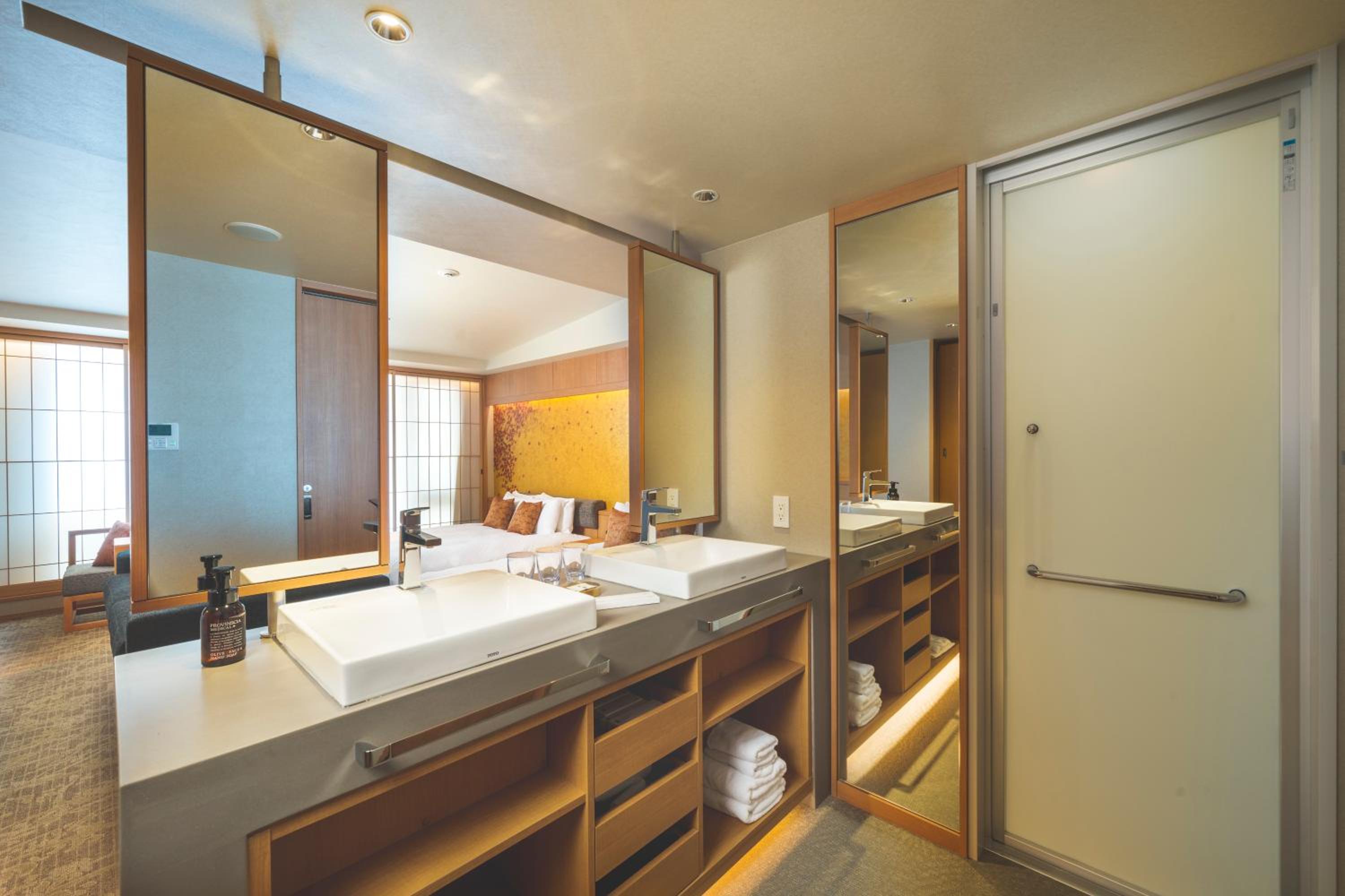 Executive Room with Two Double Beds and Sofa Bed - Non-Smoking
