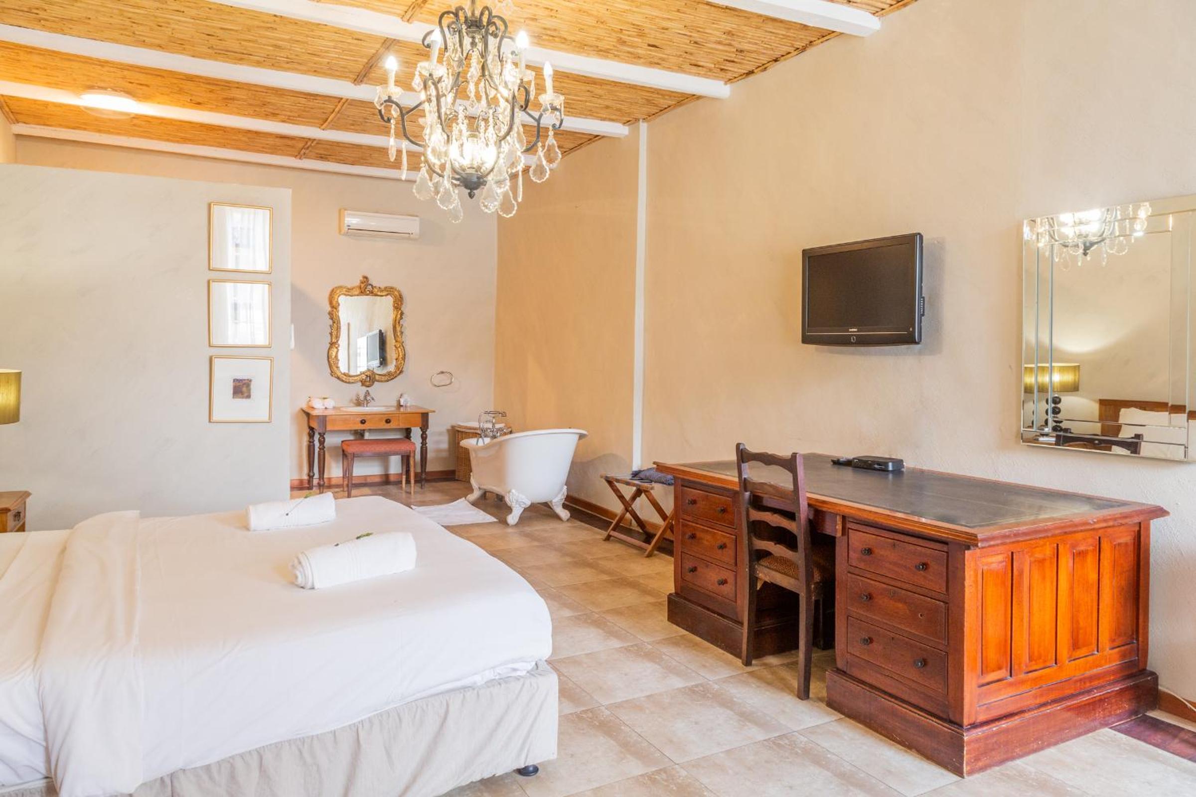 Standard Courtyard - Twin or Double