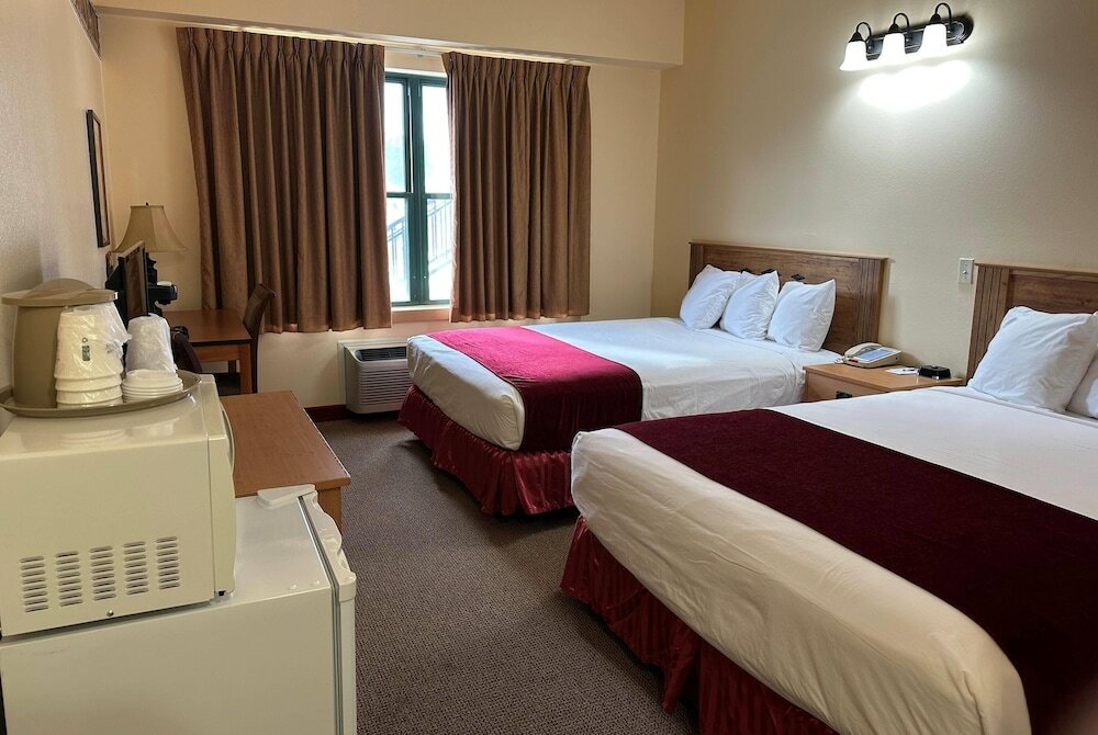 2 Queen Beds, Accessible Room, Roll-In Shower, Non-Smoking