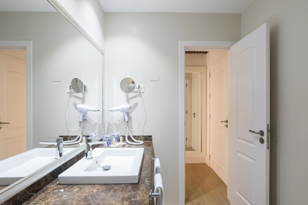 Room (1 Adult)