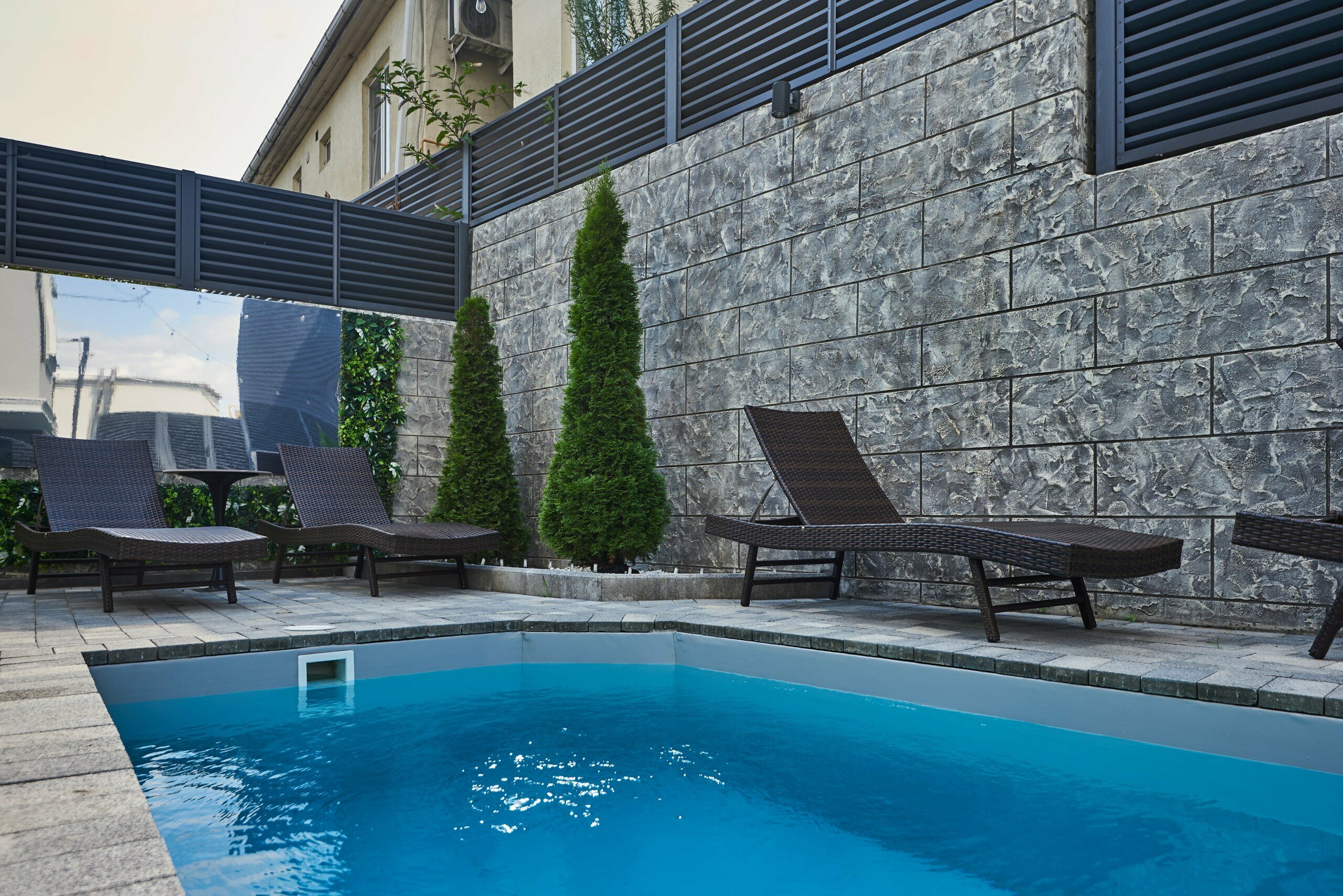 Апартаменты с видом на бассейн