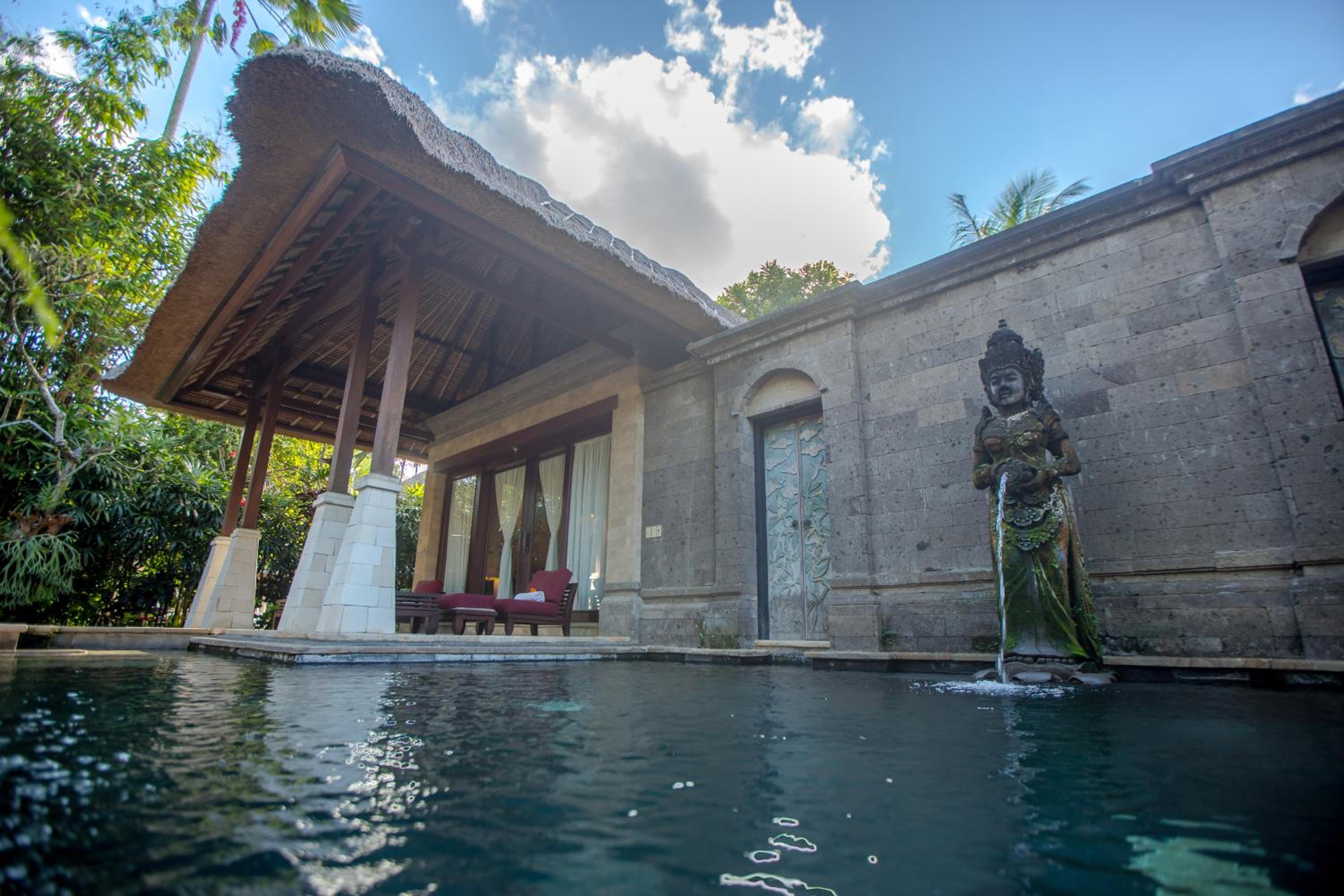 Family Pool Villa (side by side) 