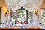 Twiga Deluxe Double Room + Bali Safari Entrance & Safari Journey в Mara River Safari Lodge