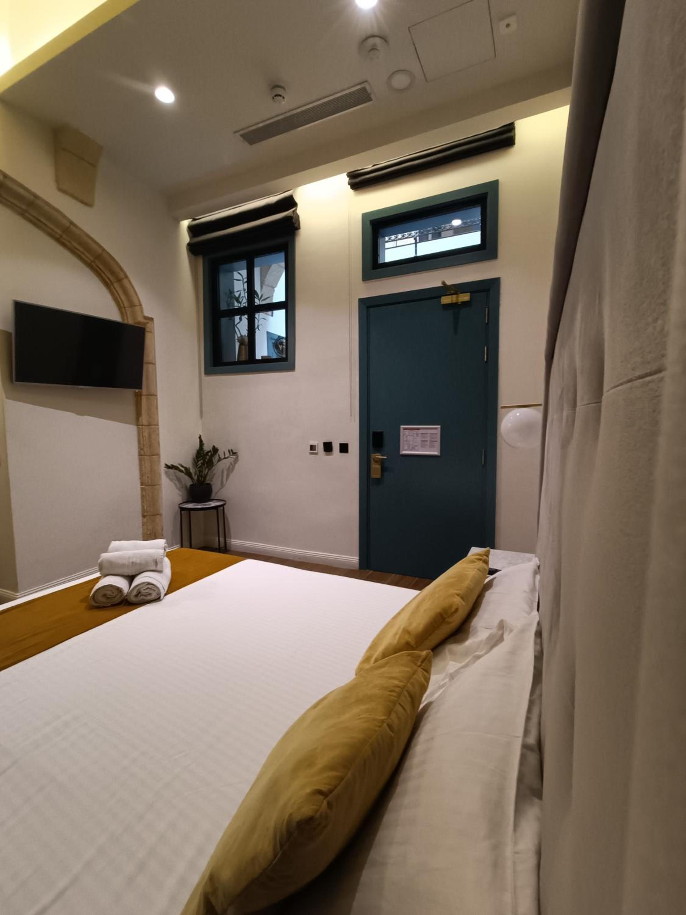 Double Room with Wheel chair access with windows facing the internal courtyard 3